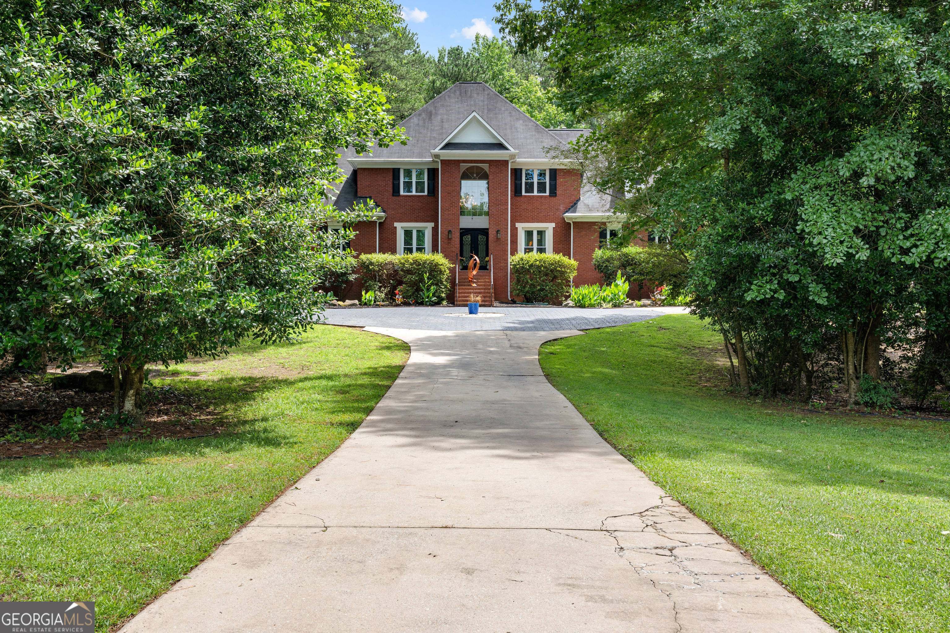 230 Camelot Drive Property Photo 1