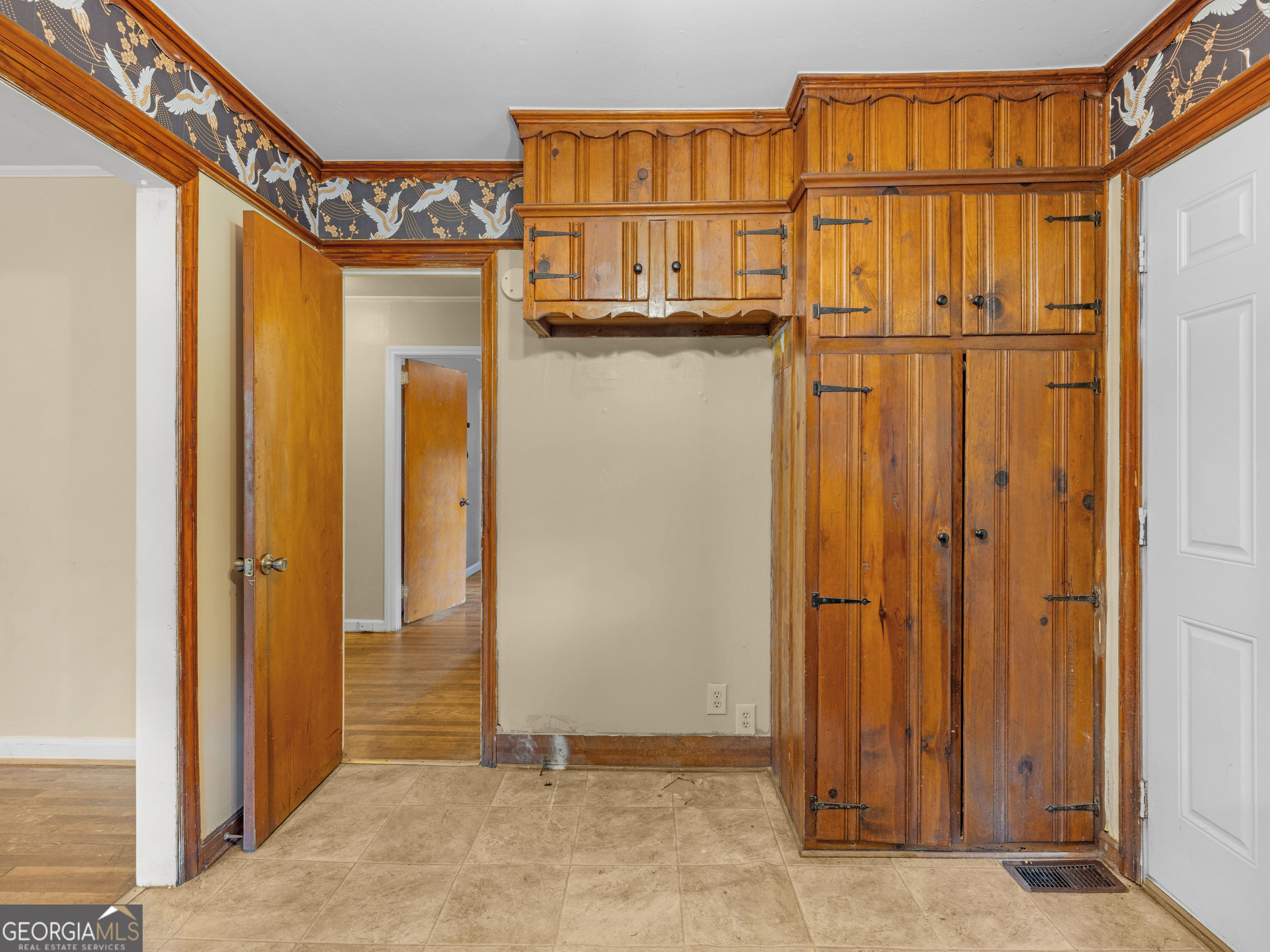 1782 Upper River Road Property Photo 9