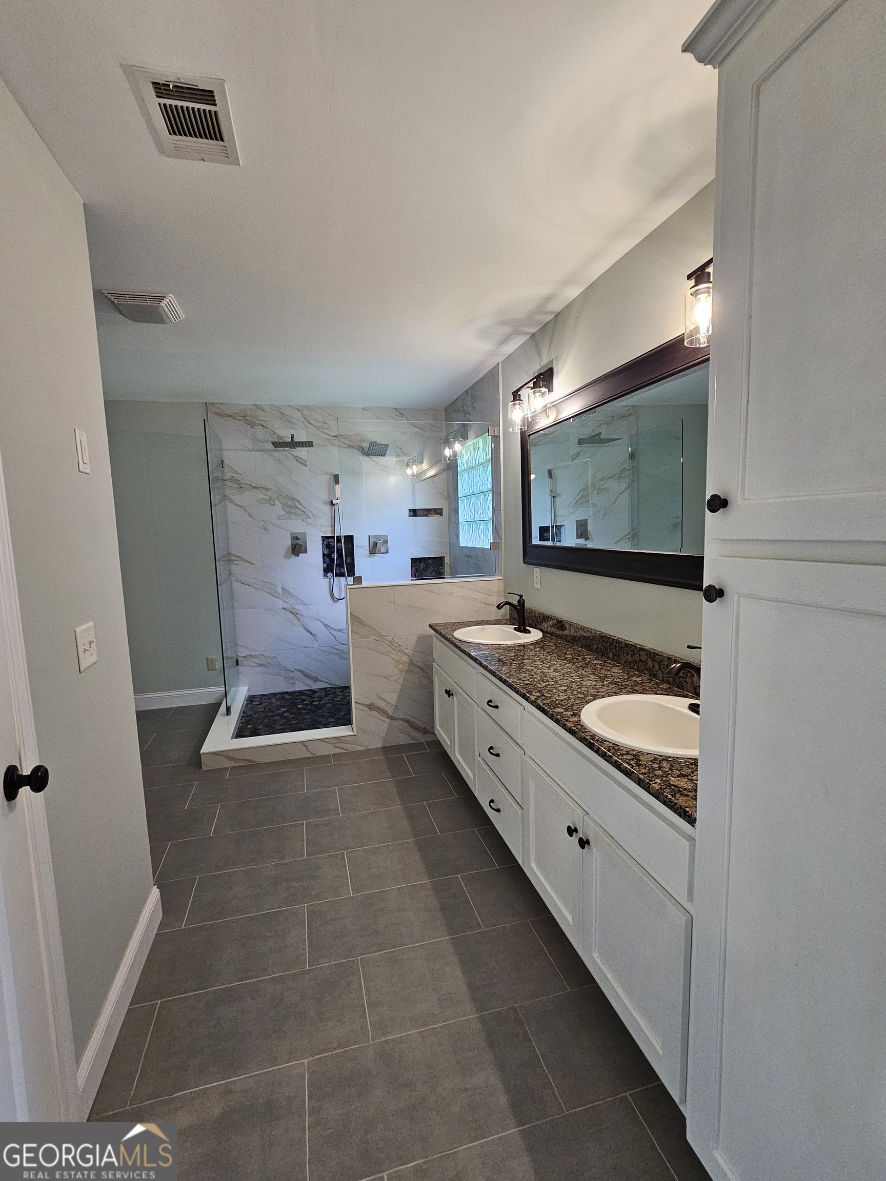 75 Eastgate Drive Property Photo 15