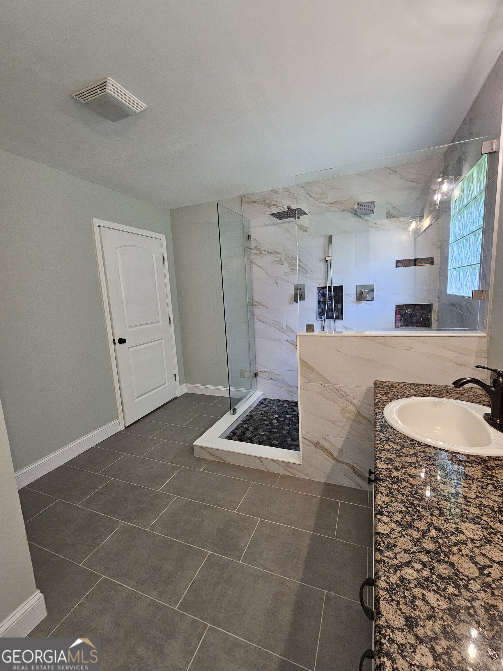 75 Eastgate Drive Property Photo 17