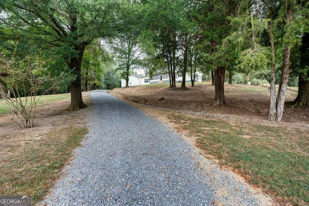 960 Mcentyre Loop Se Property Photo 3