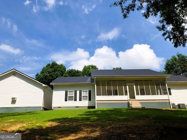 960 Mcentyre Loop Se Property Photo 4