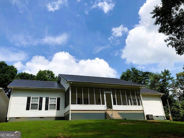 960 Mcentyre Loop Se Property Photo 5
