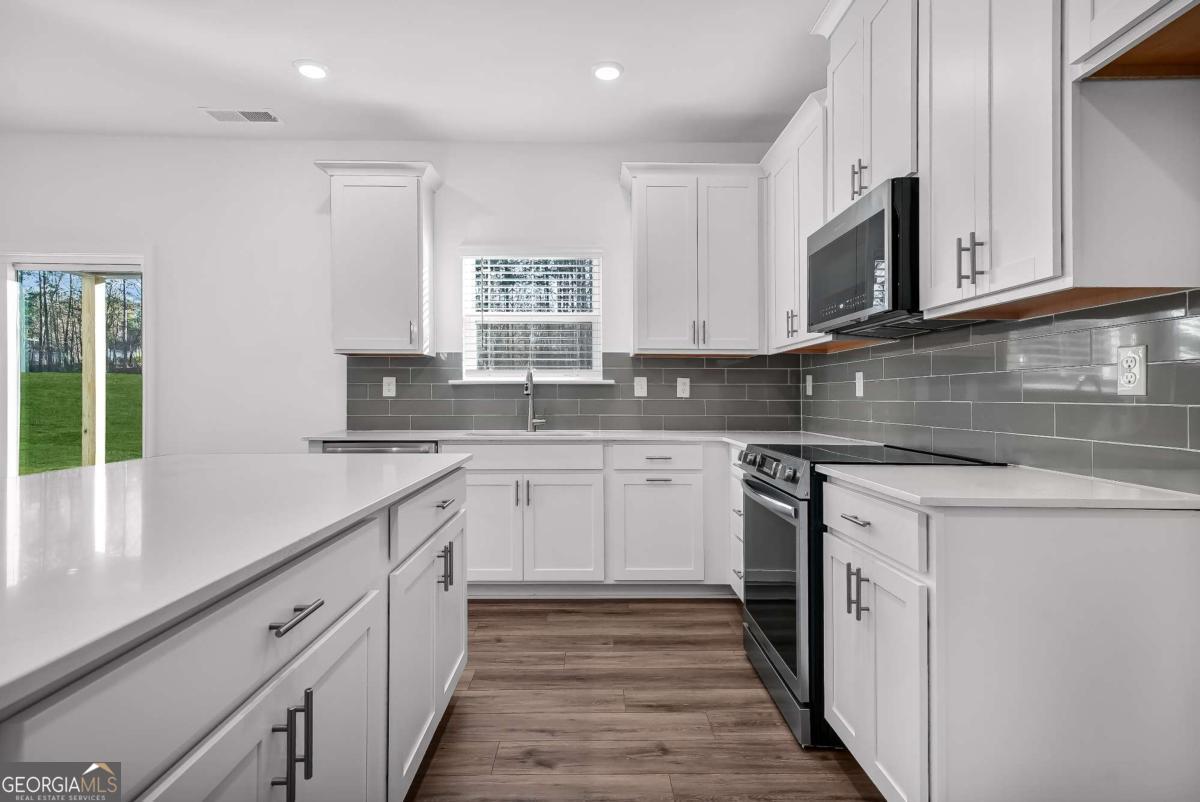 421 Panther Creek Lane Property Photo 8
