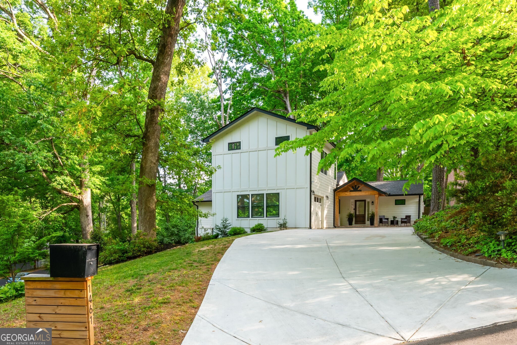 1461 Lively Ridge Road Ne Property Photo 1