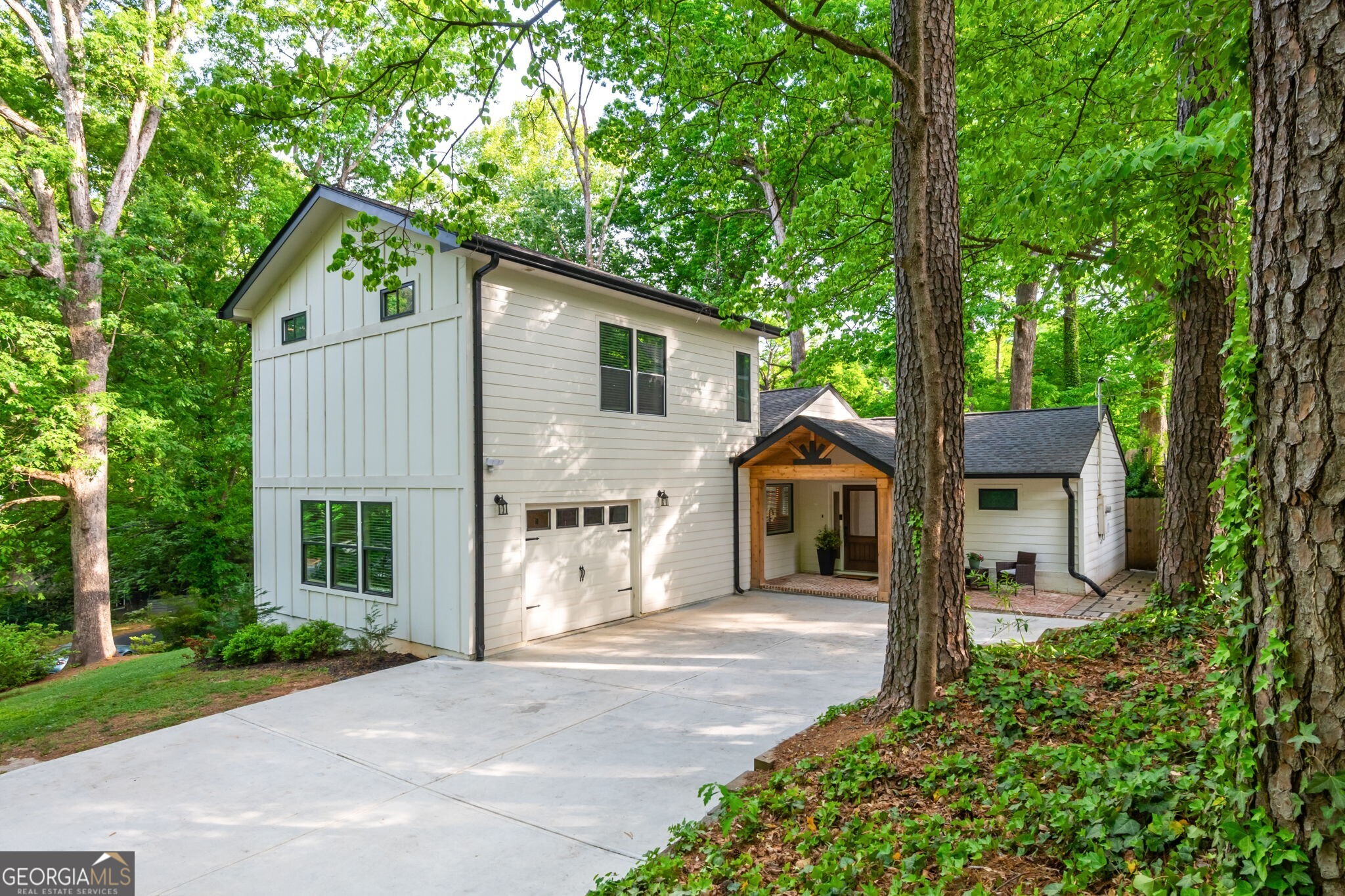 1461 Lively Ridge Road Ne Property Photo 2