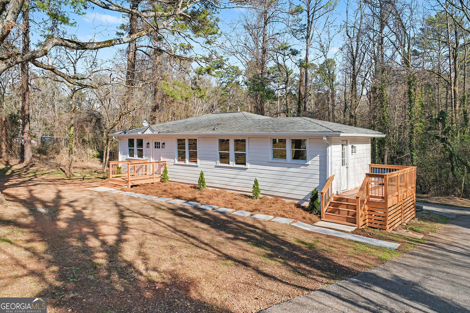 5284 Campbellton Road Sw Property Photo 2
