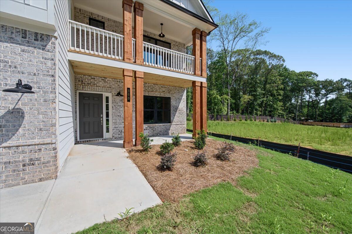 360 Waterbluff Drive Property Photo 4