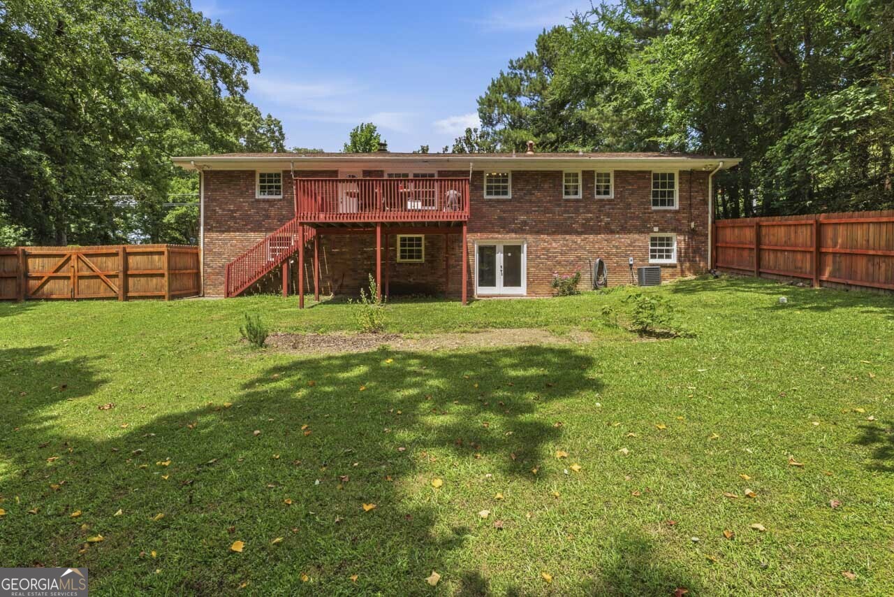 1630 Roberts Drive Se Property Photo 3