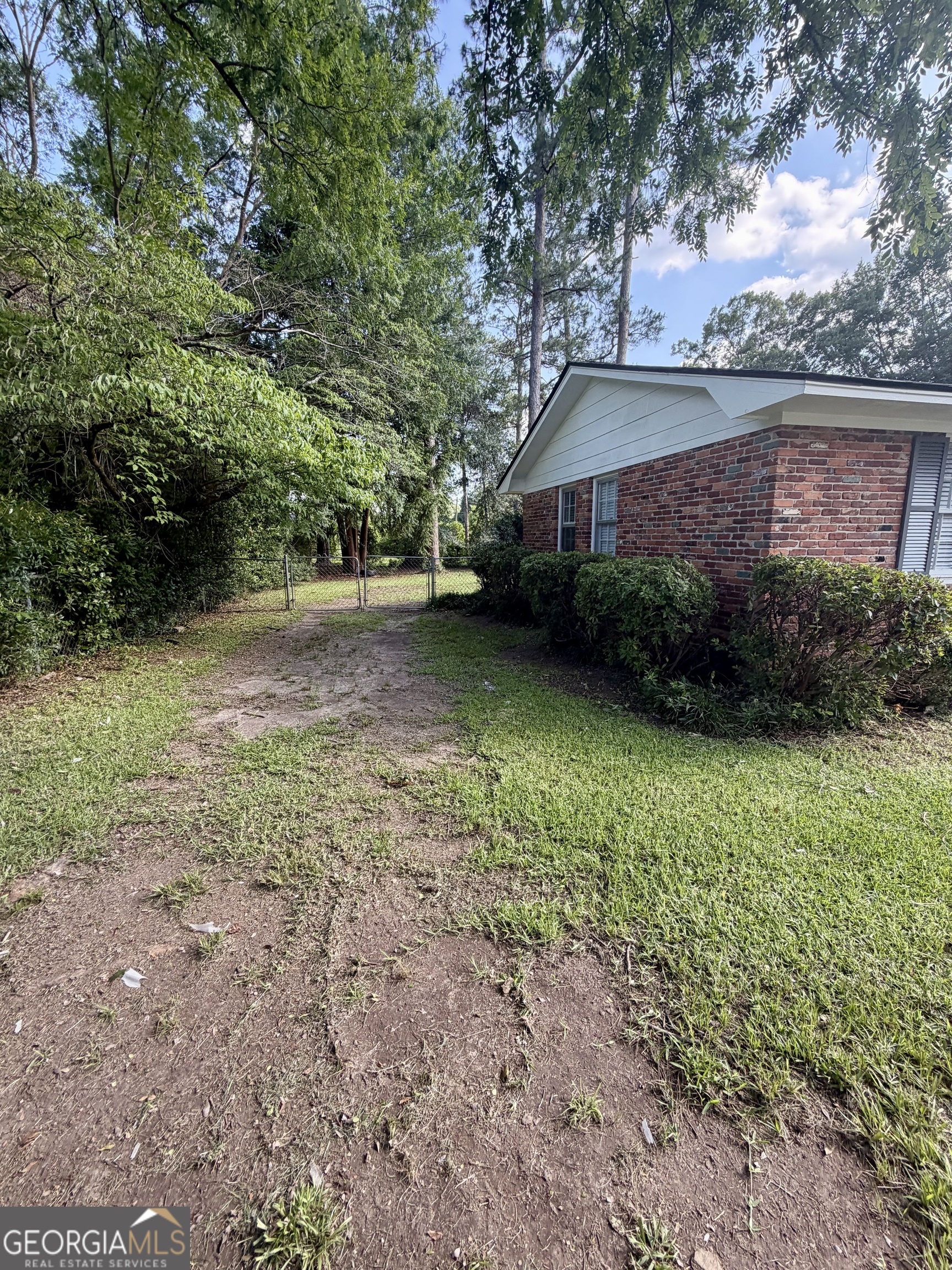 1100 Pineneedle Drive Property Photo 7