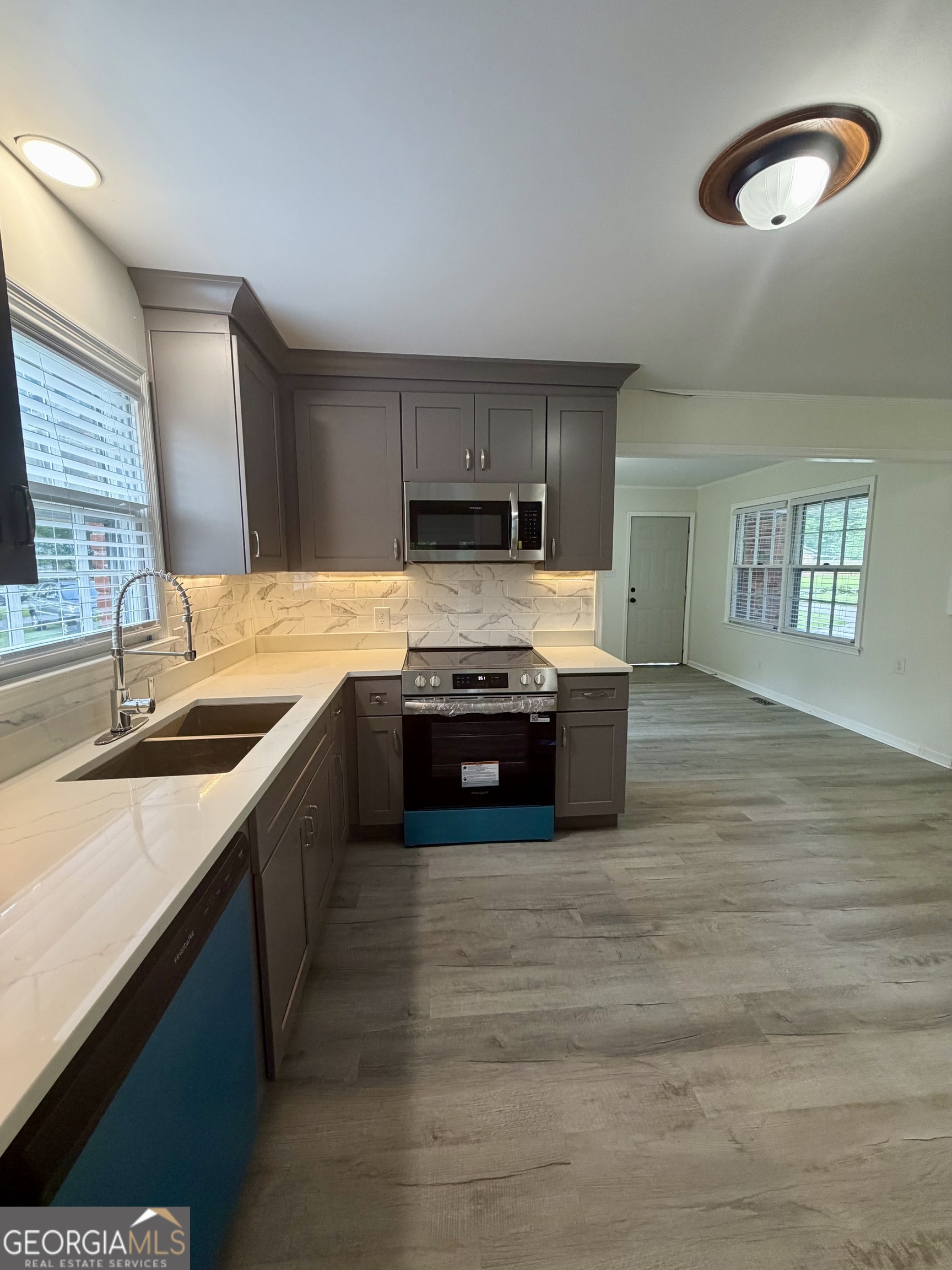 1100 Pineneedle Drive Property Photo 14