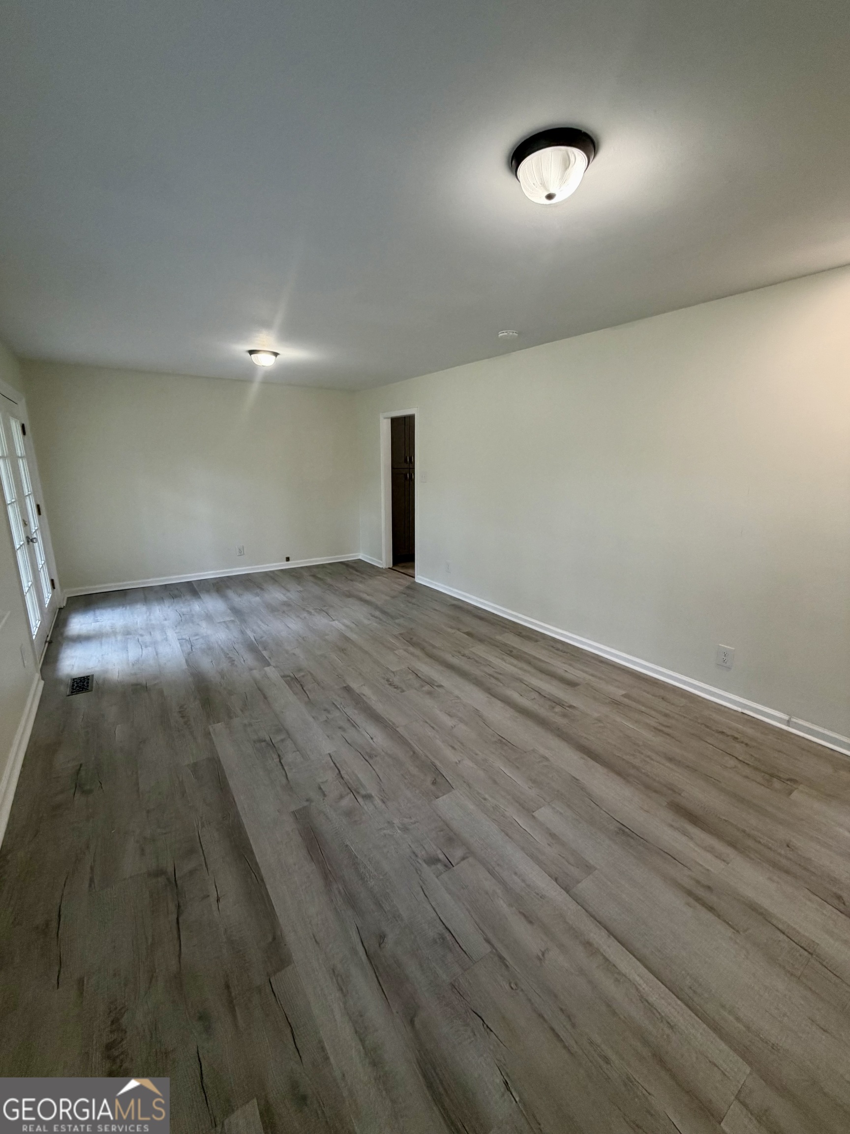 1100 Pineneedle Drive Property Photo 17