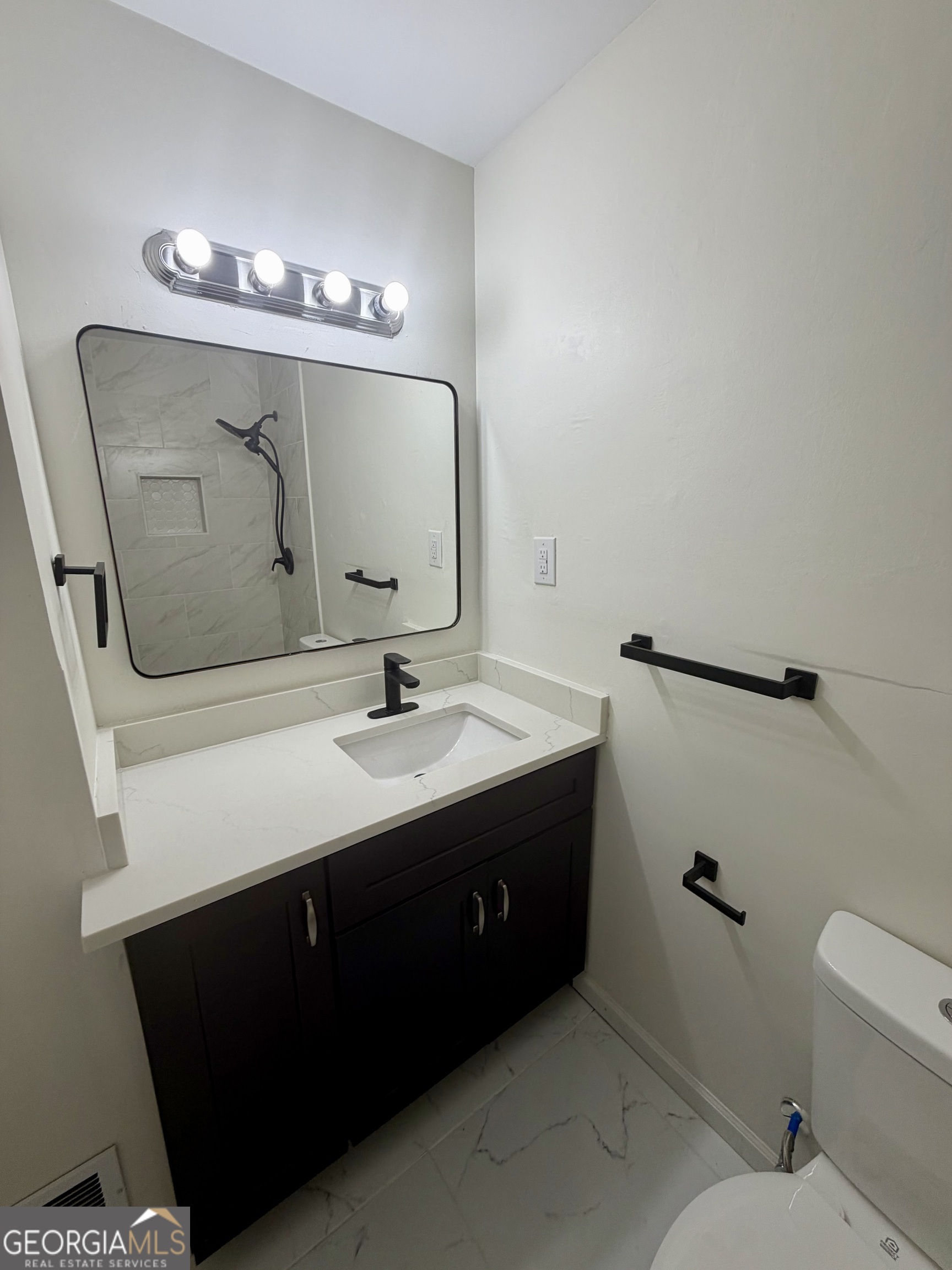 1100 Pineneedle Drive Property Photo 23