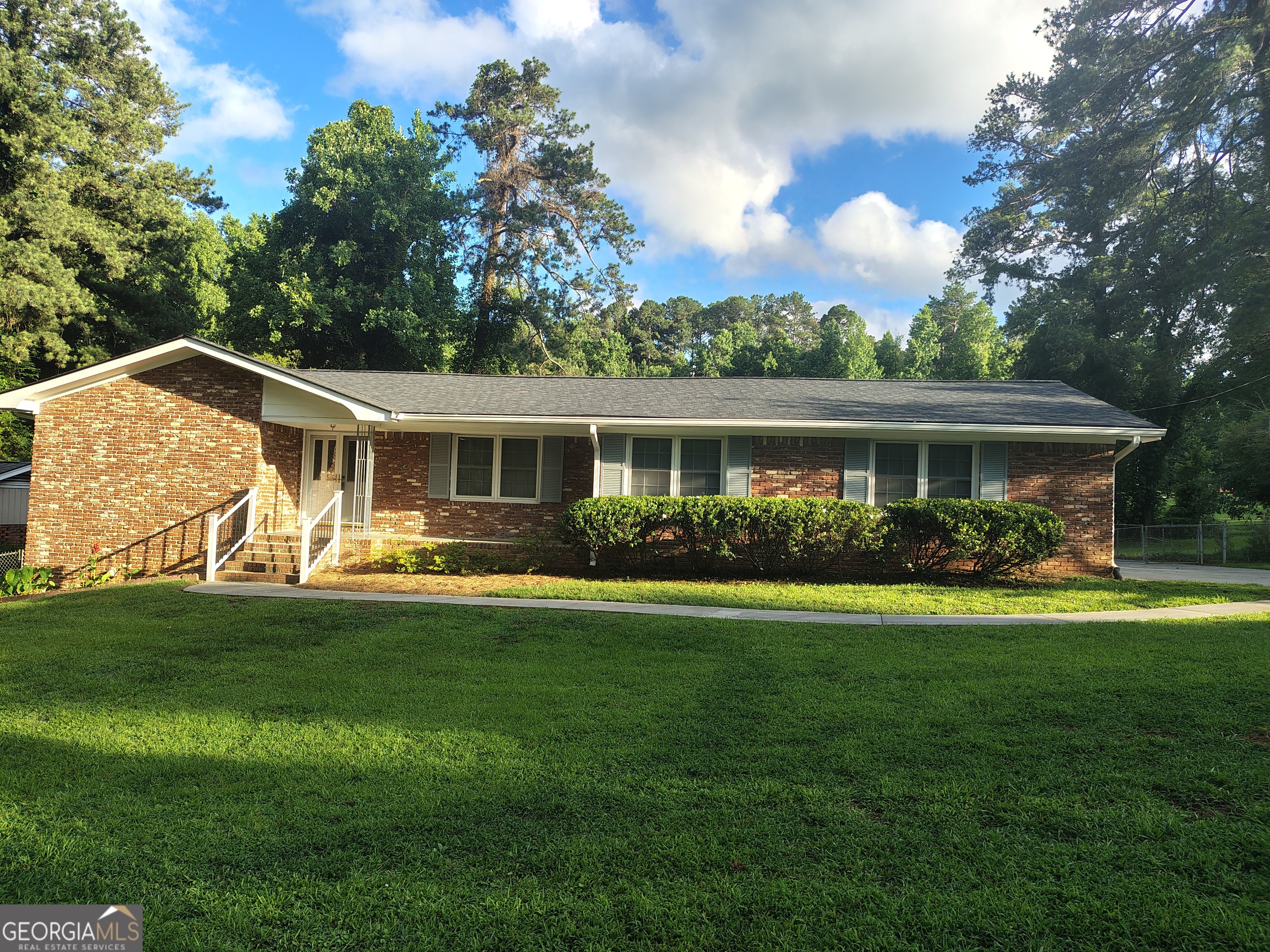 4080 Somerled Trail Property Photo 1