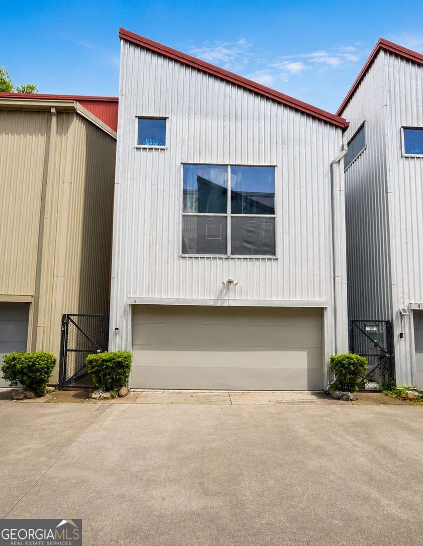 241 Maynard Terrace Se # 5 Property Photo 1