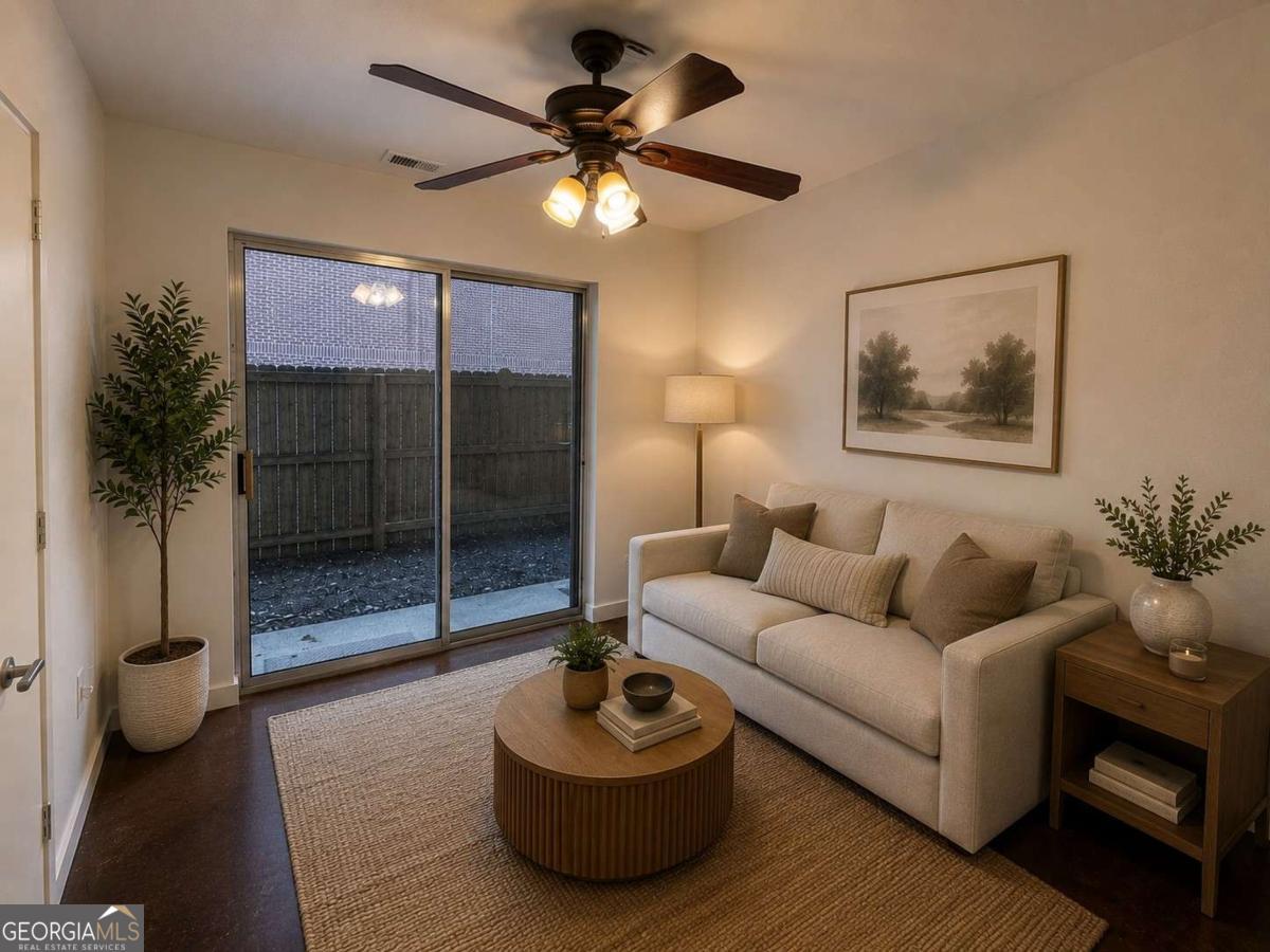 241 Maynard Terrace Se # 5 Property Photo 3