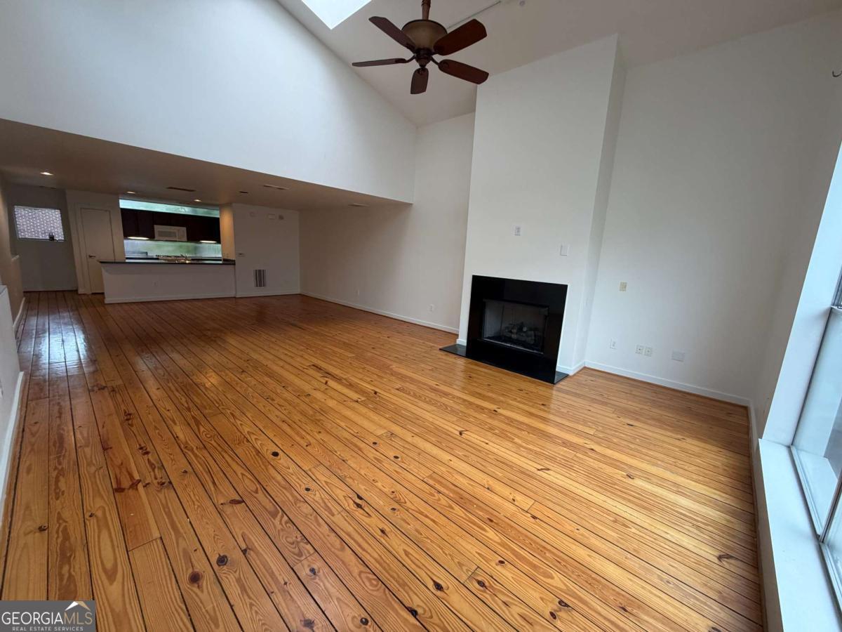 241 Maynard Terrace Se # 5 Property Photo 7