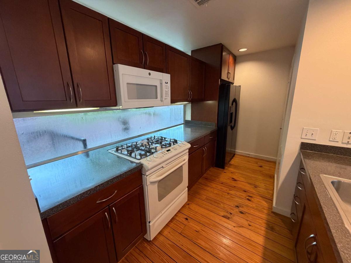 241 Maynard Terrace Se # 5 Property Photo 12