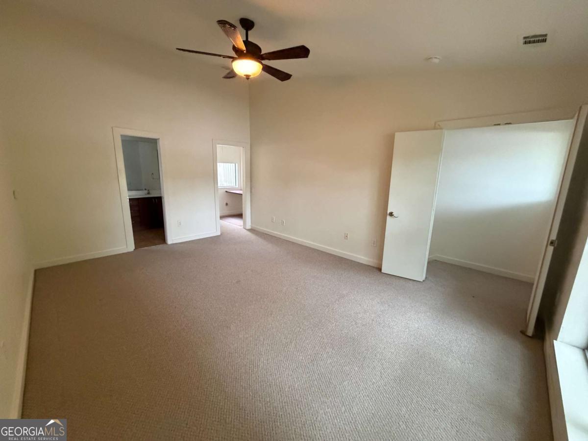 241 Maynard Terrace Se # 5 Property Photo 14