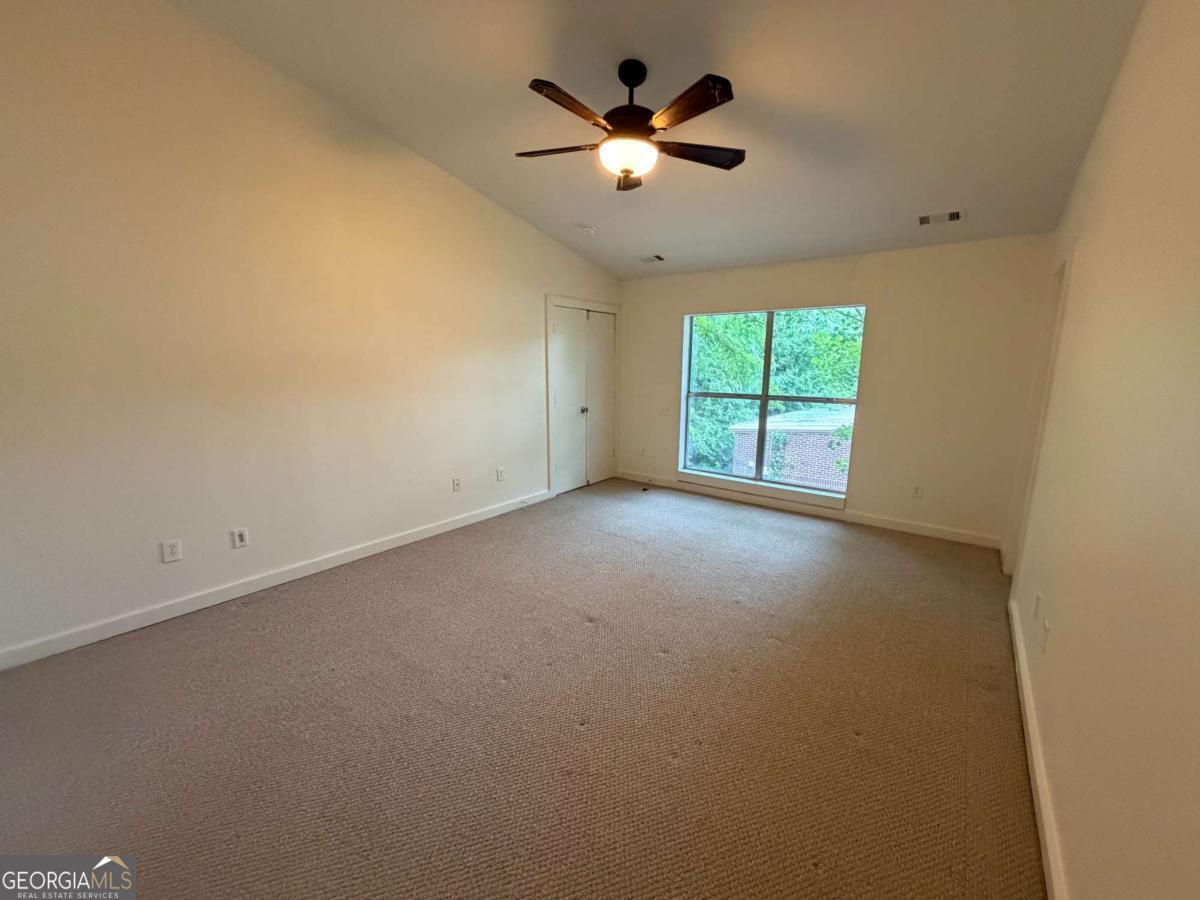 241 Maynard Terrace Se # 5 Property Photo 17
