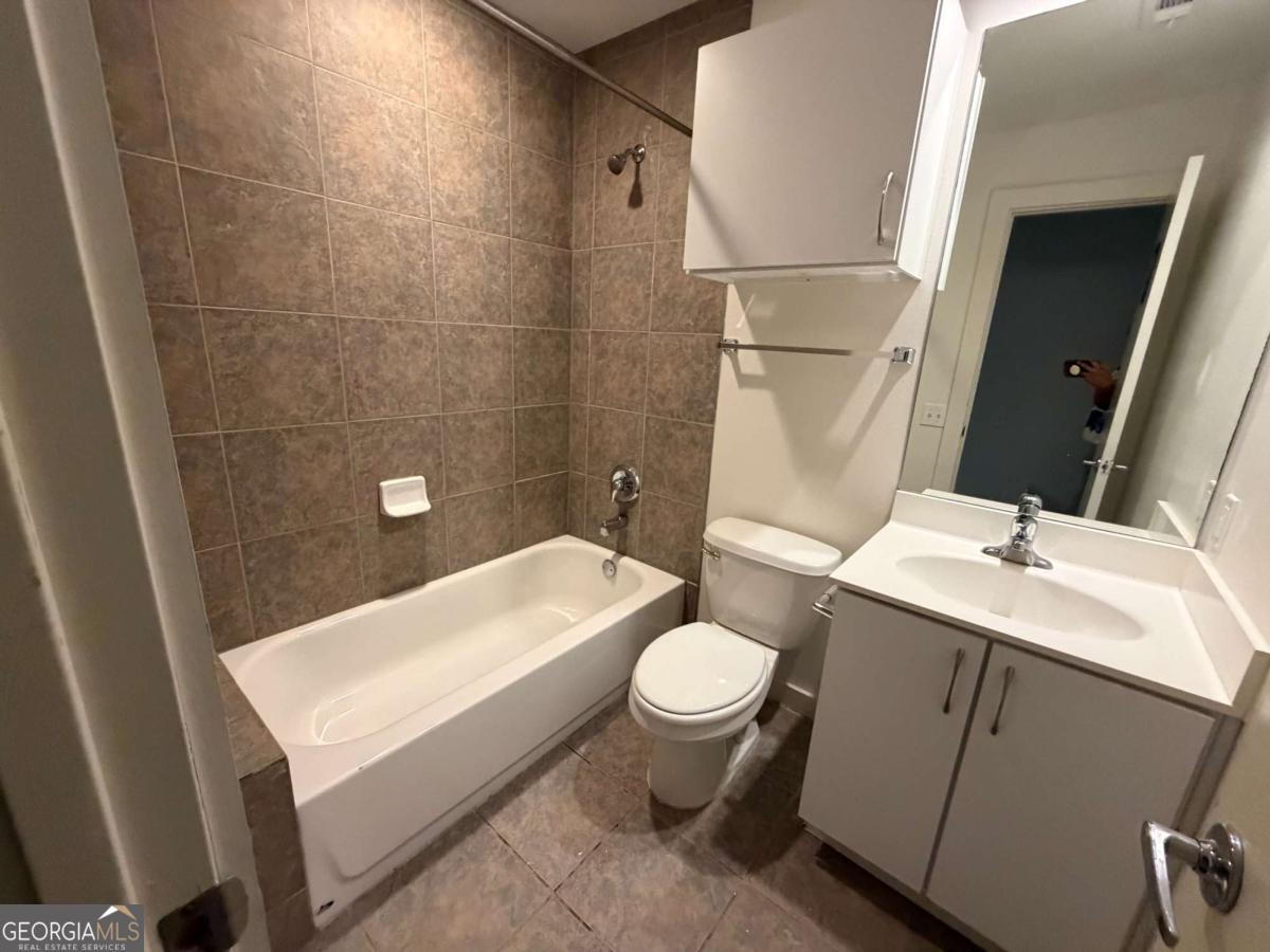 241 Maynard Terrace Se # 5 Property Photo 26