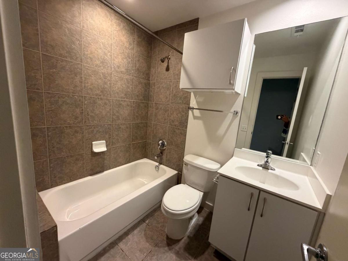 241 Maynard Terrace Se # 5 Property Photo 27
