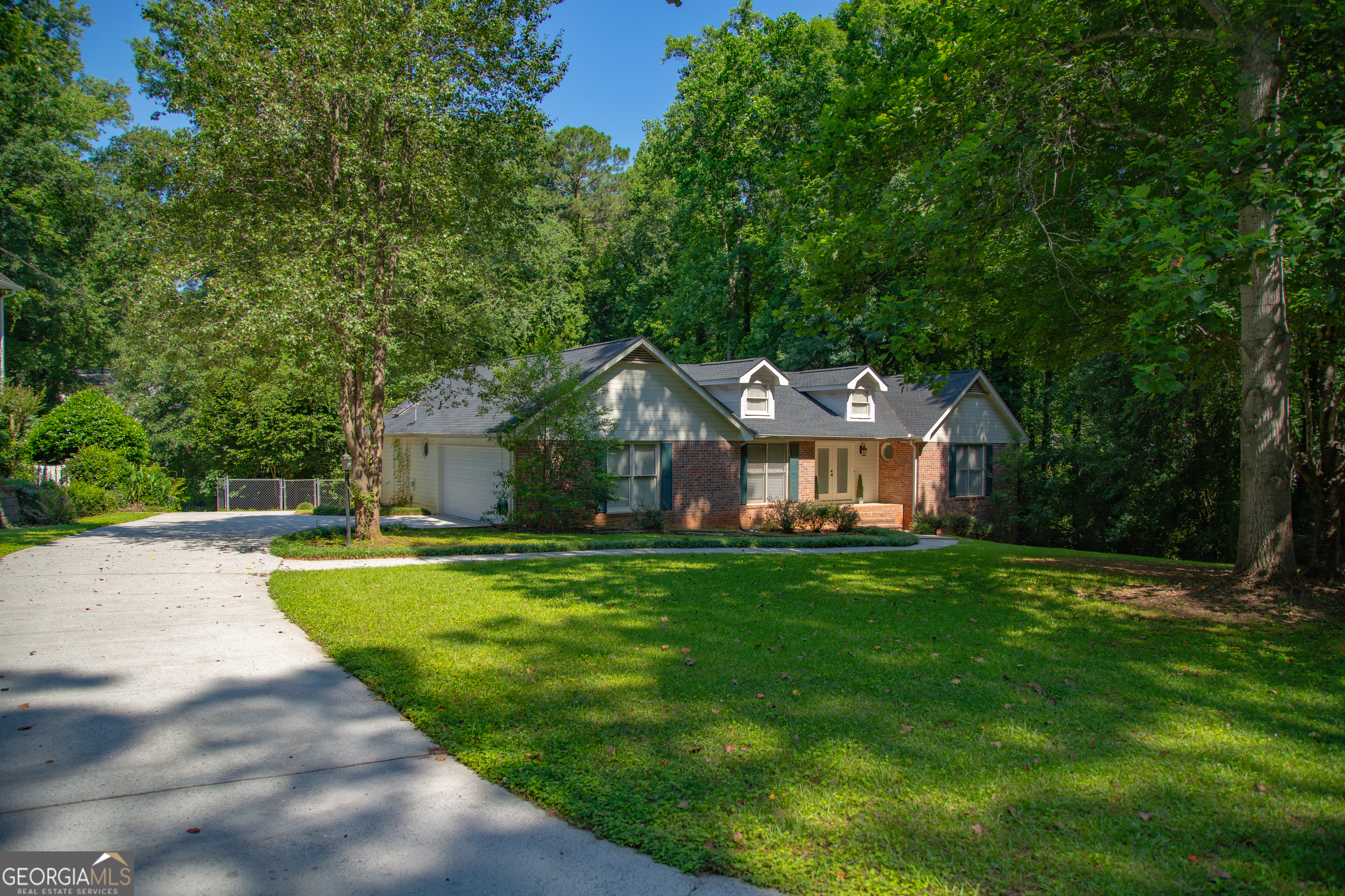 30 Laurelwood Circle Property Photo 1