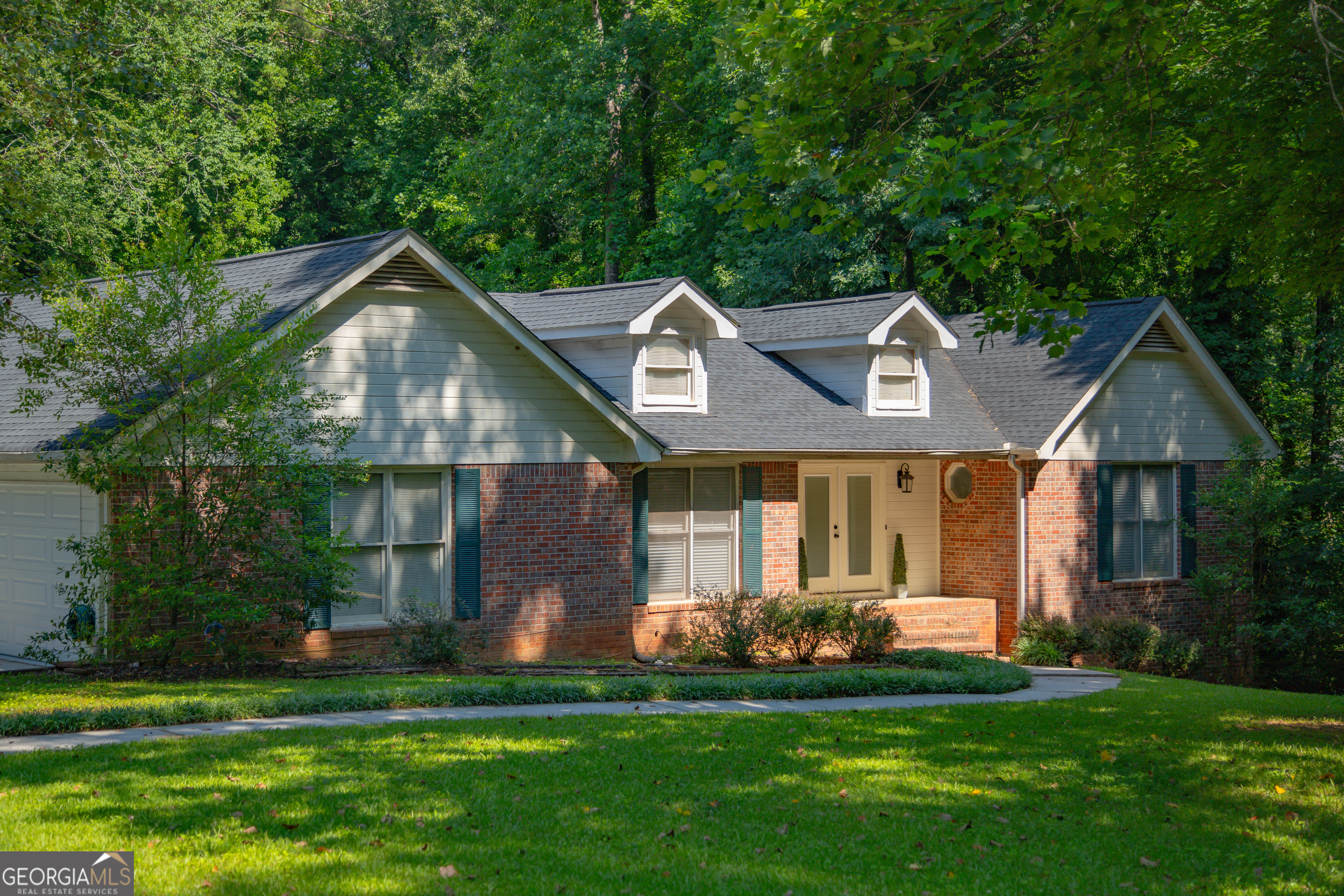 30 Laurelwood Circle Property Photo 2