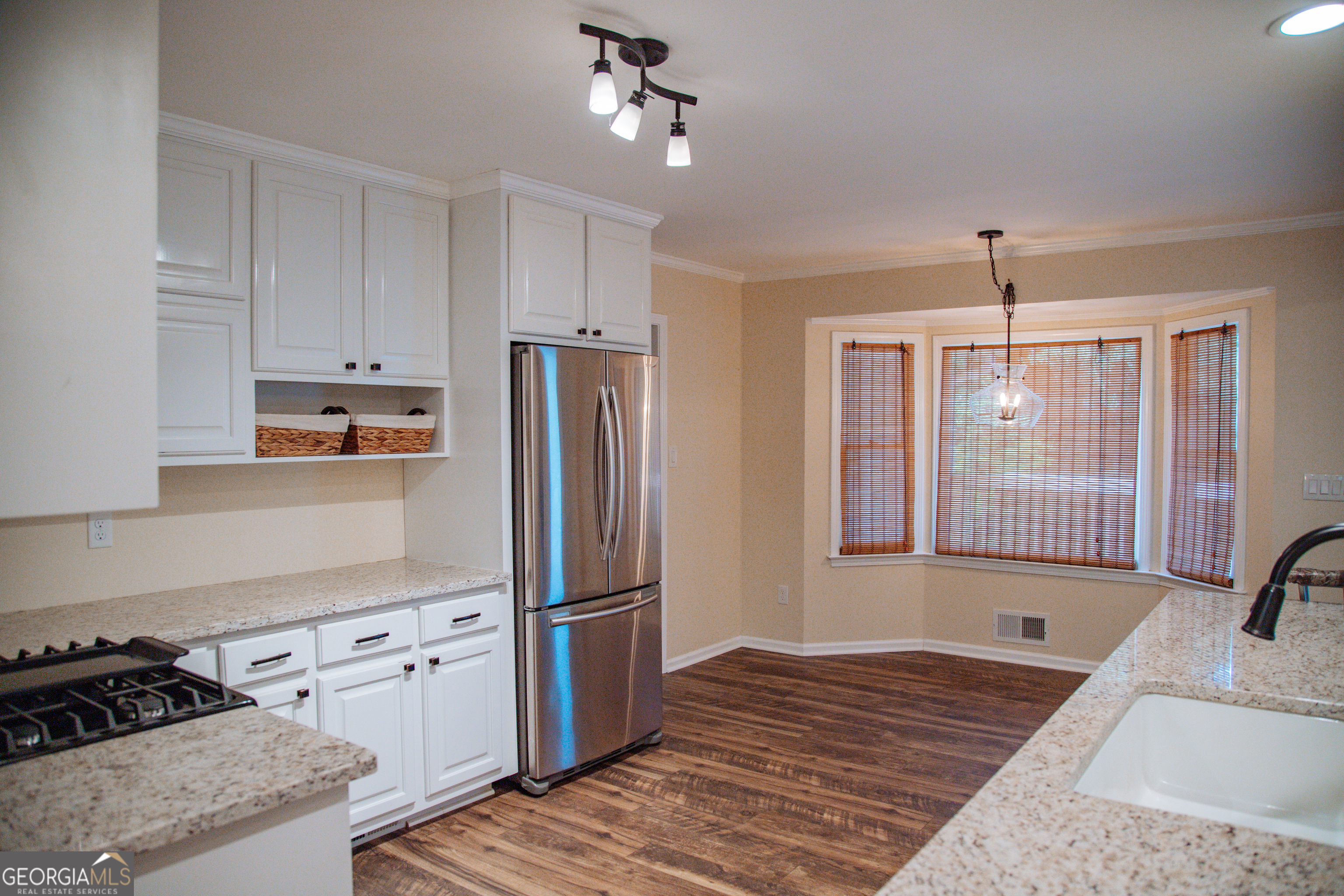 30 Laurelwood Circle Property Photo 13