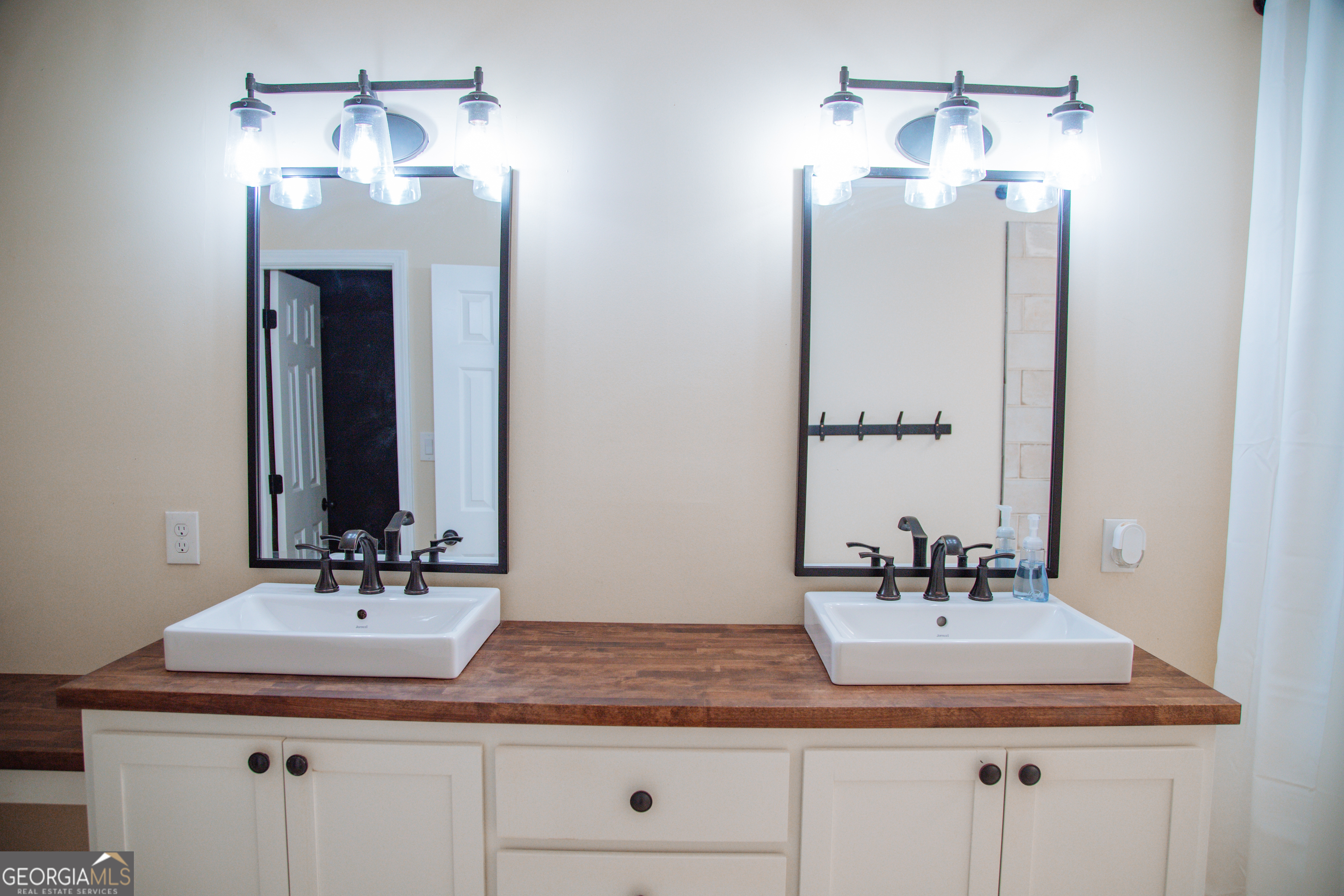 30 Laurelwood Circle Property Photo 25