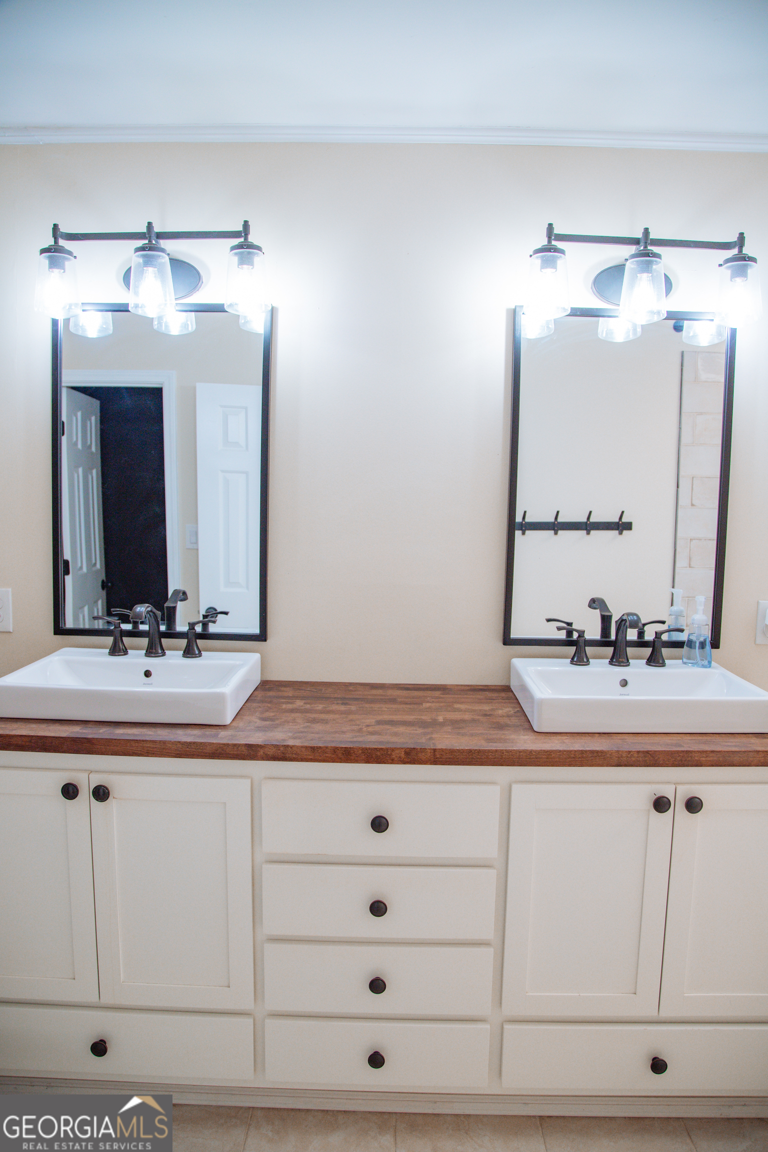 30 Laurelwood Circle Property Photo 26
