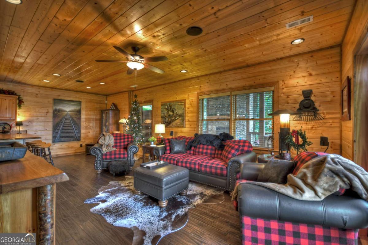 1404 Mountain High Drive Property Photo 39