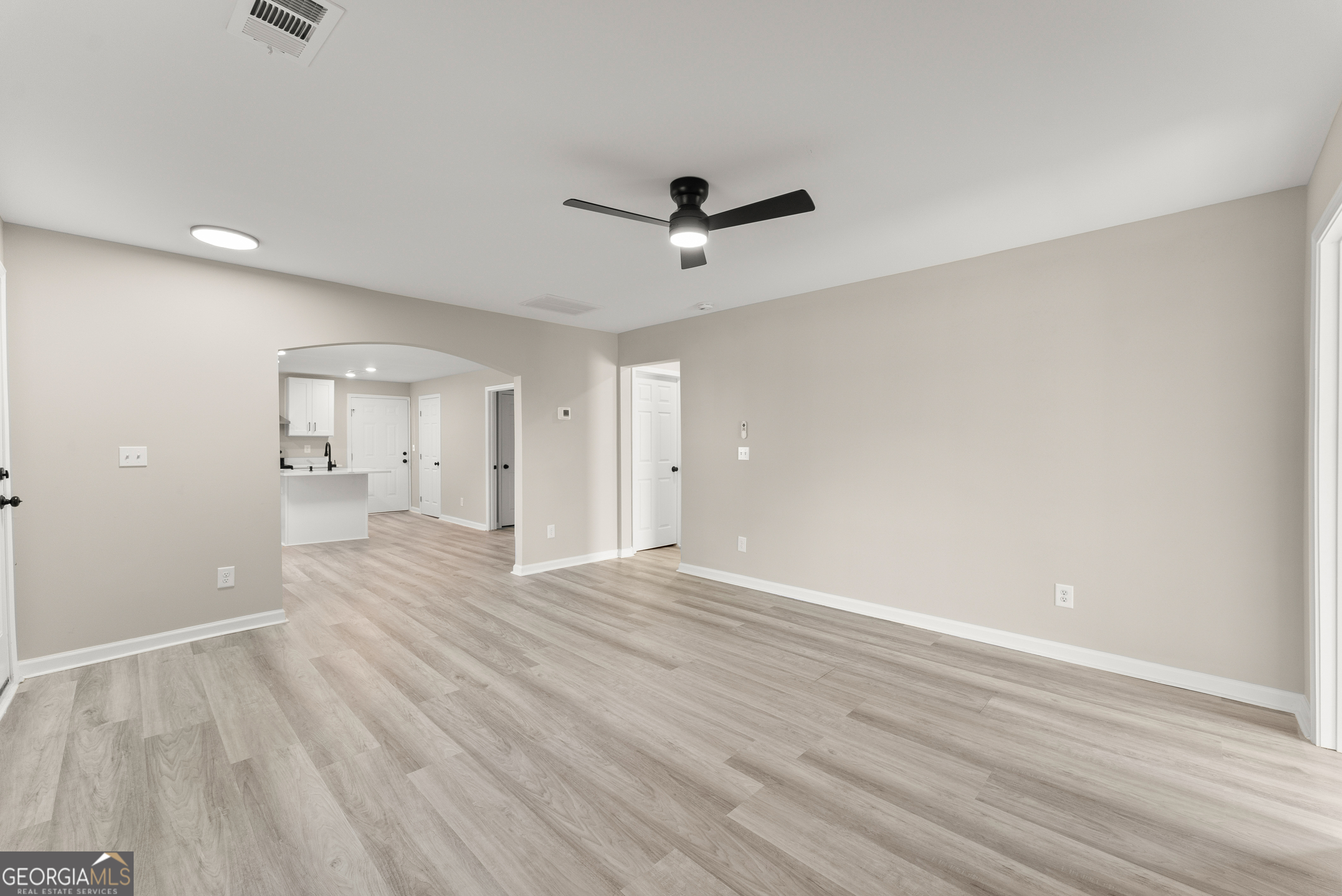 239 E Currahee Street Property Photo 8