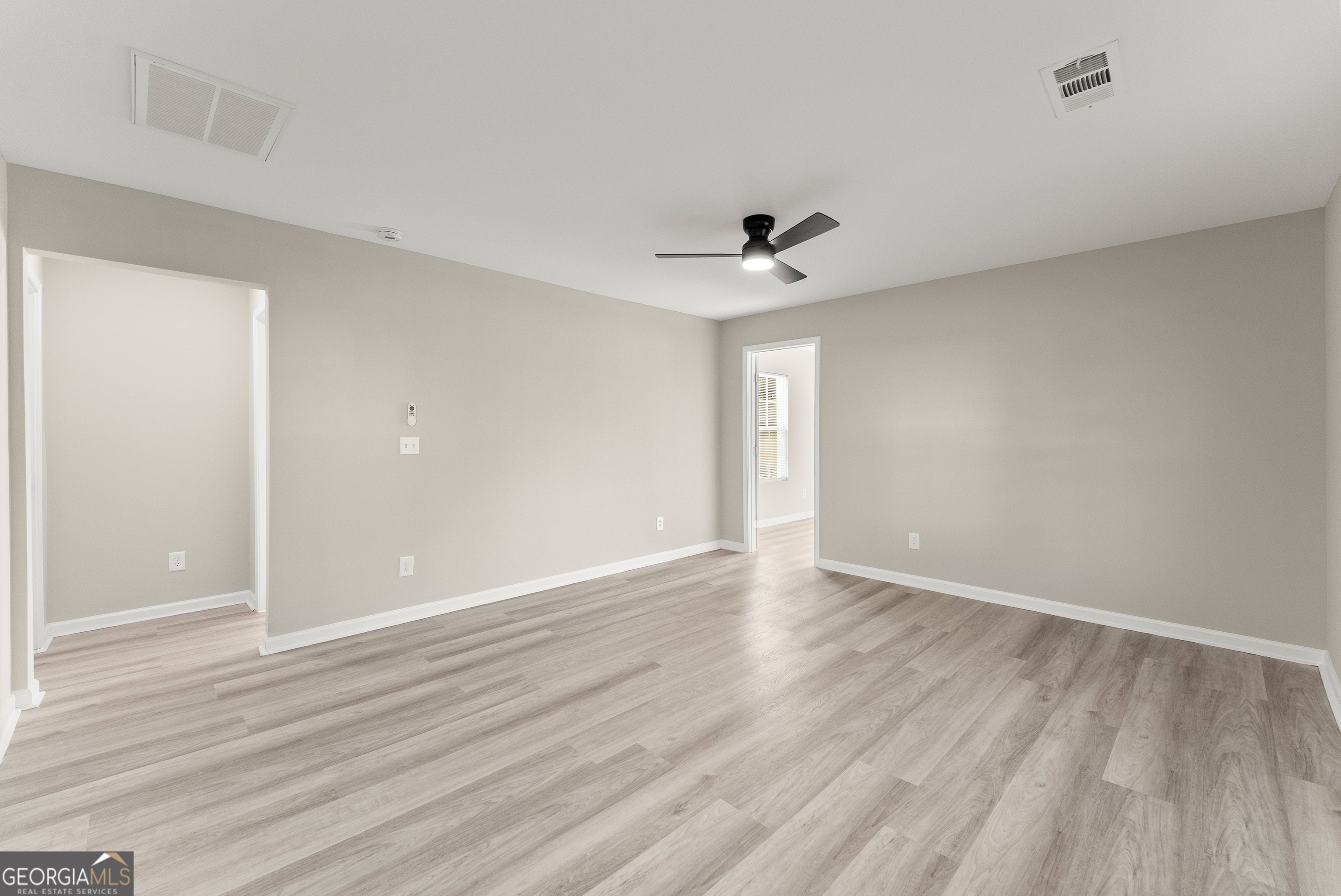 239 E Currahee Street Property Photo 9