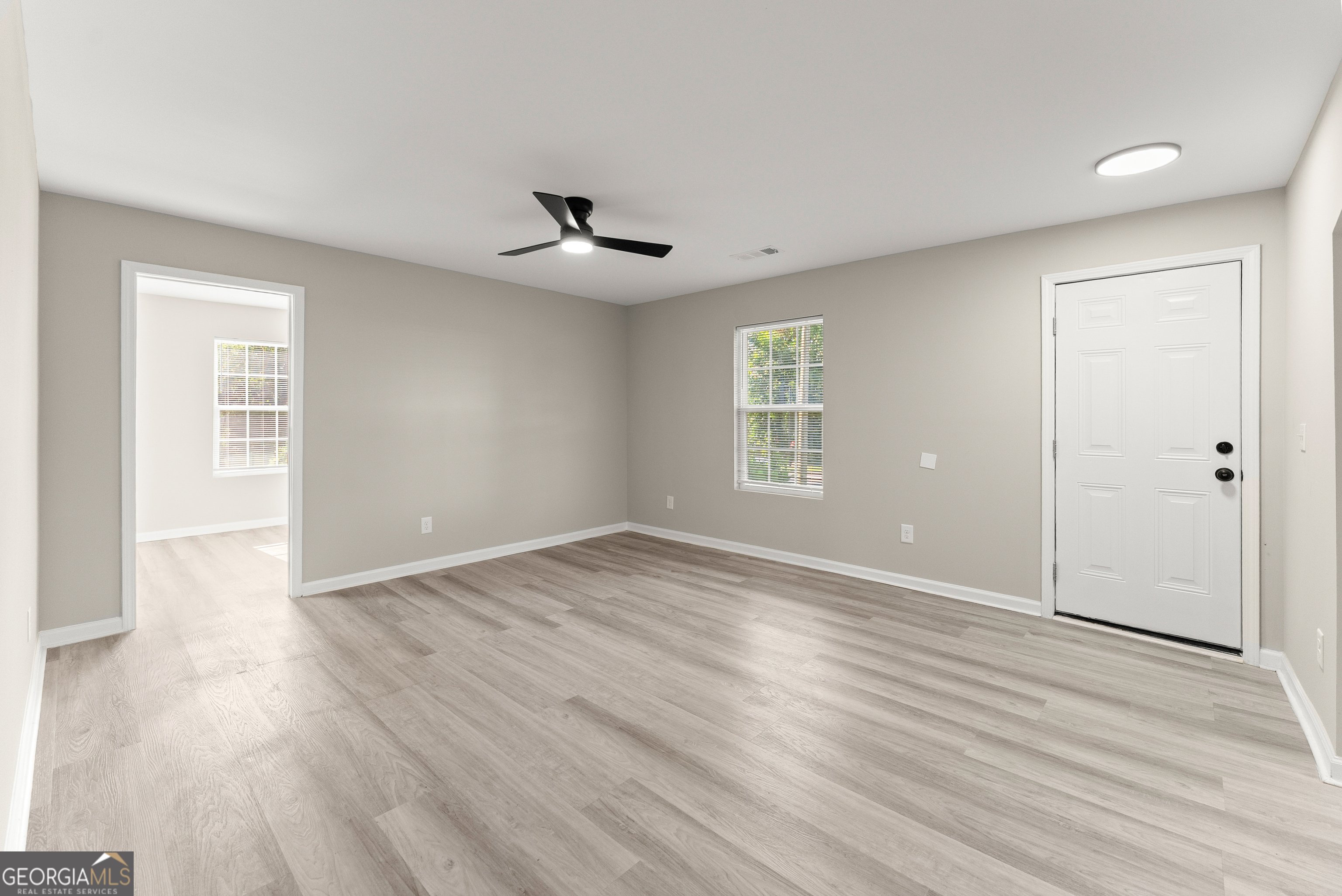 239 E Currahee Street Property Photo 10
