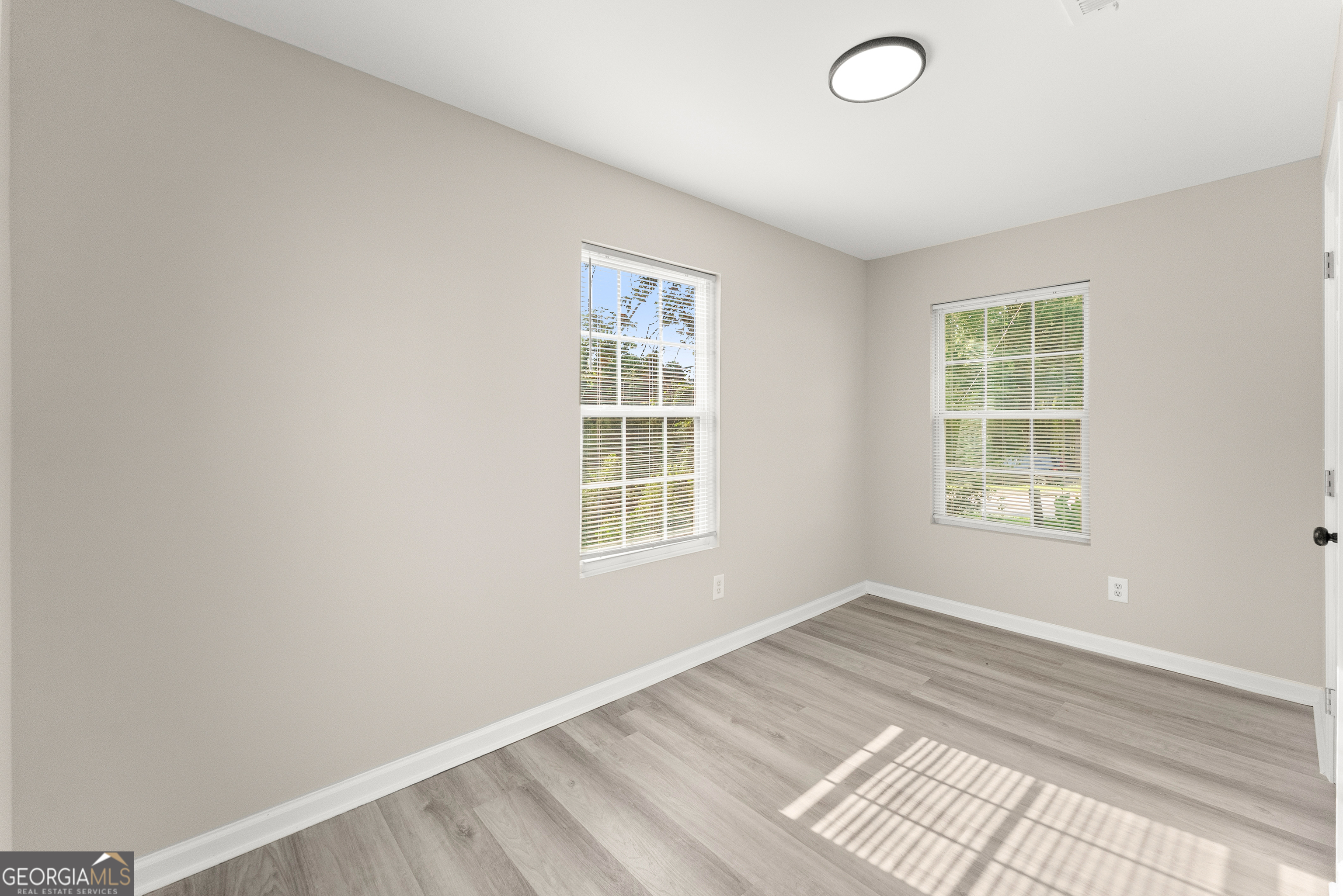 239 E Currahee Street Property Photo 15