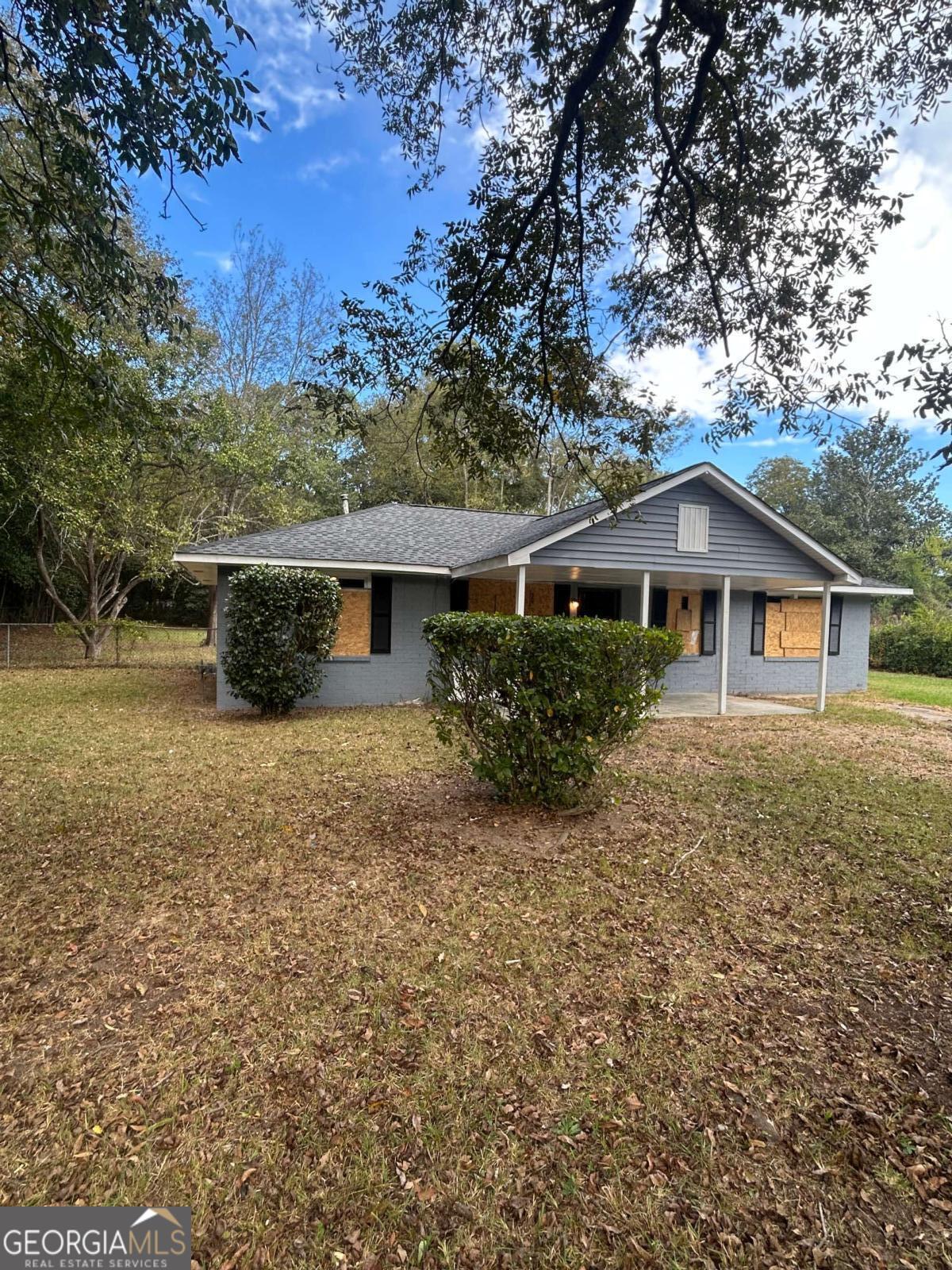 3860 Lindwood Drive Property Photo 1
