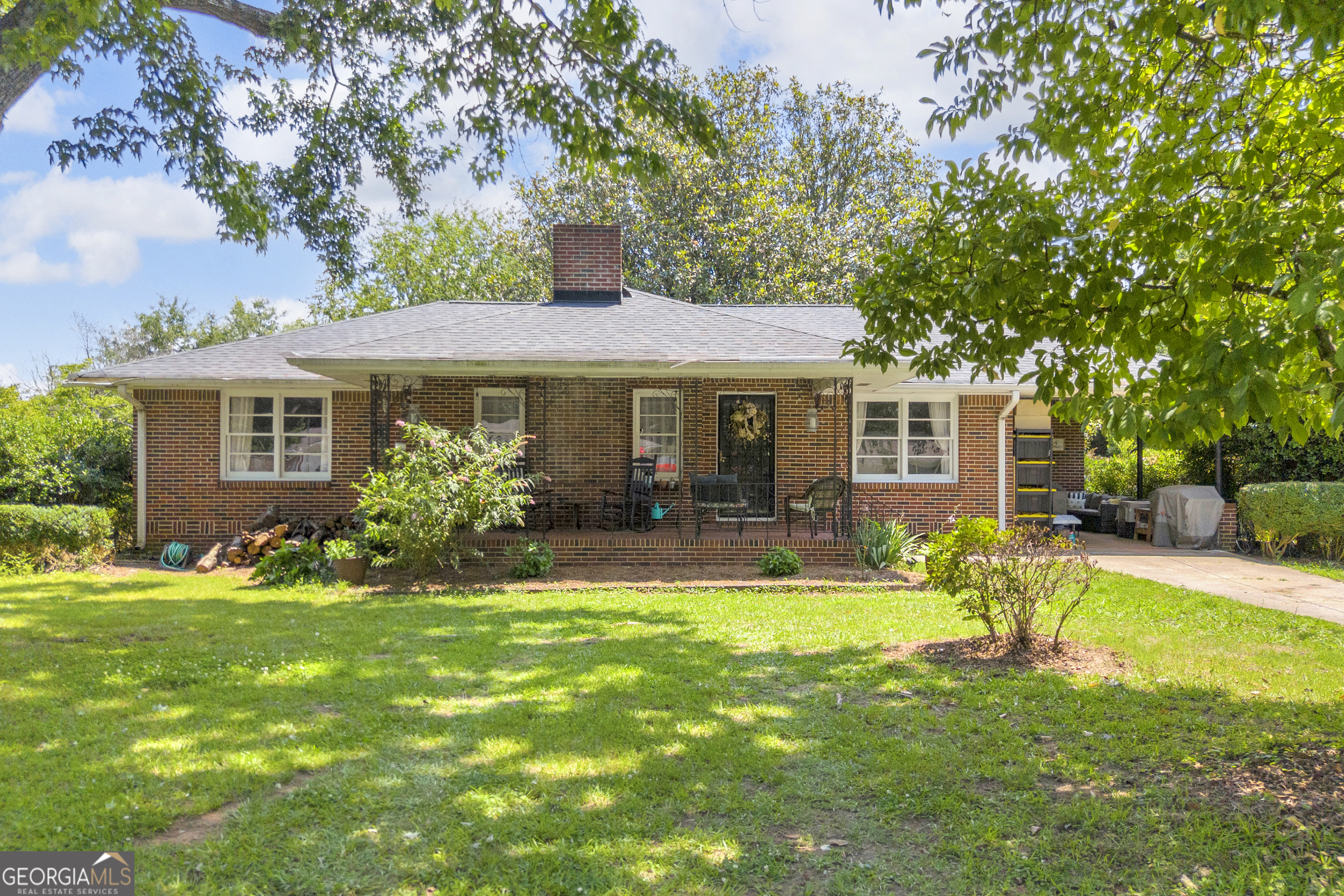 147 Clifford Street Property Photo 1