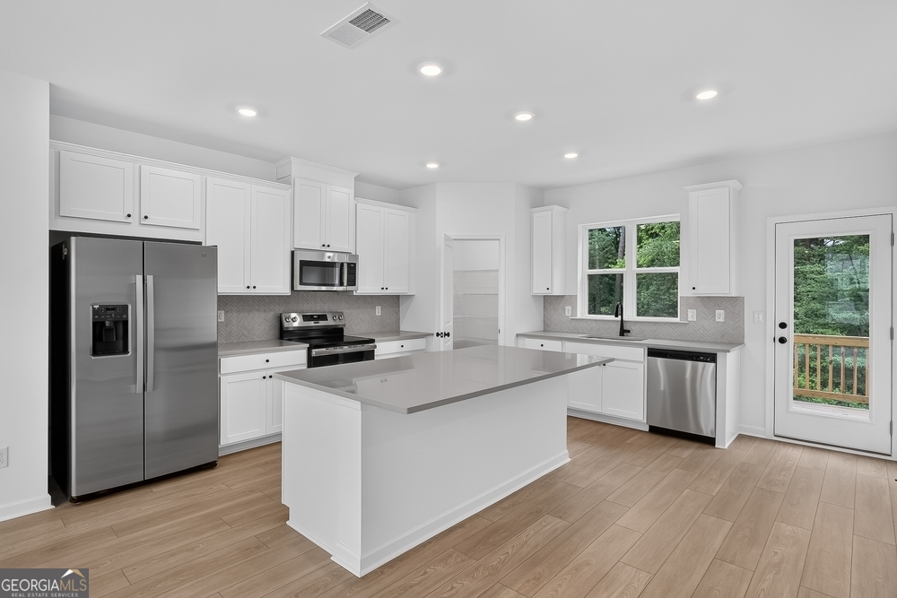 5822 Schelton Place Se Property Photo 2