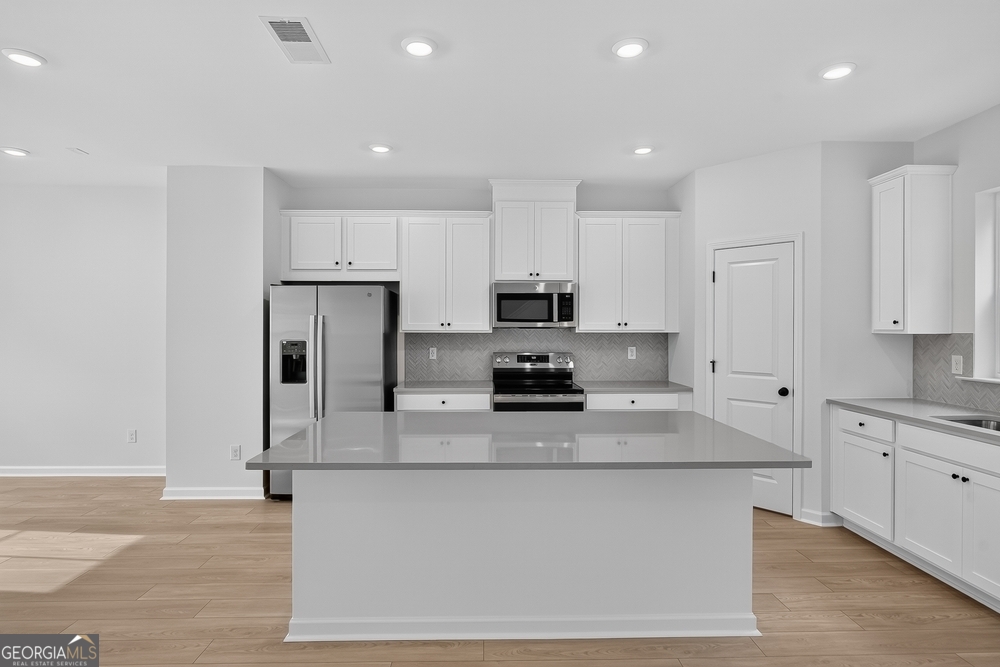 5822 Schelton Place Se Property Photo 3
