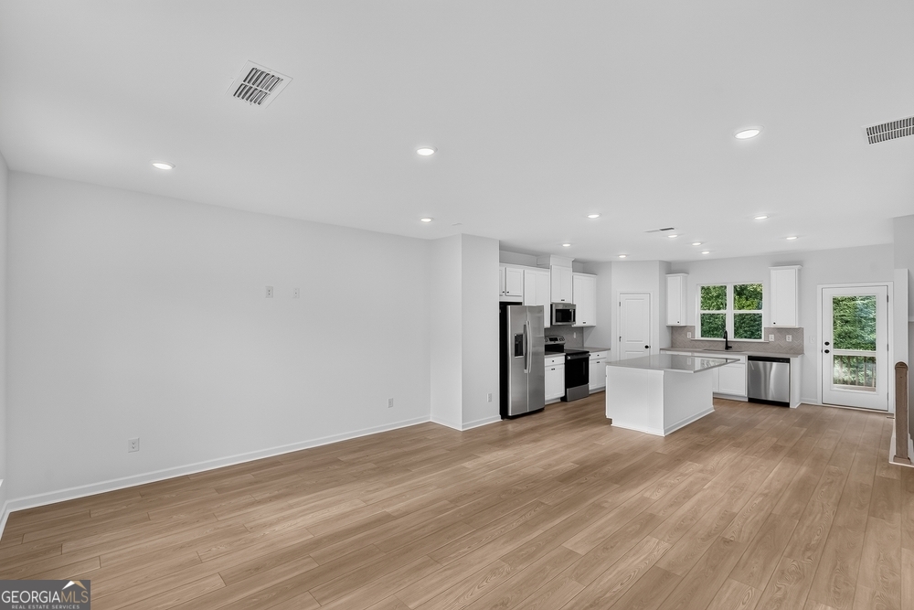 5822 Schelton Place Se Property Photo 8