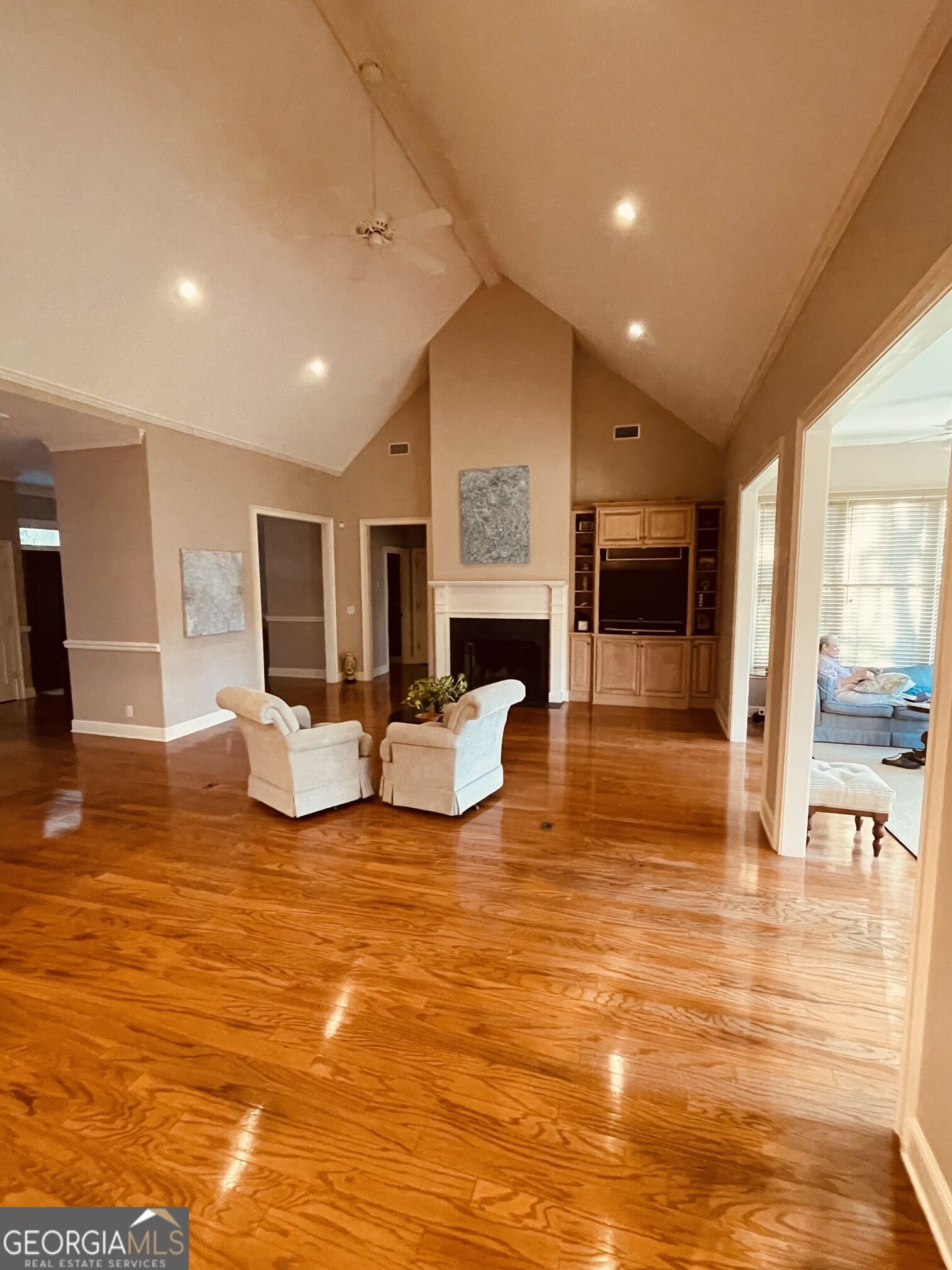 17 Boundary Lane Property Photo 9