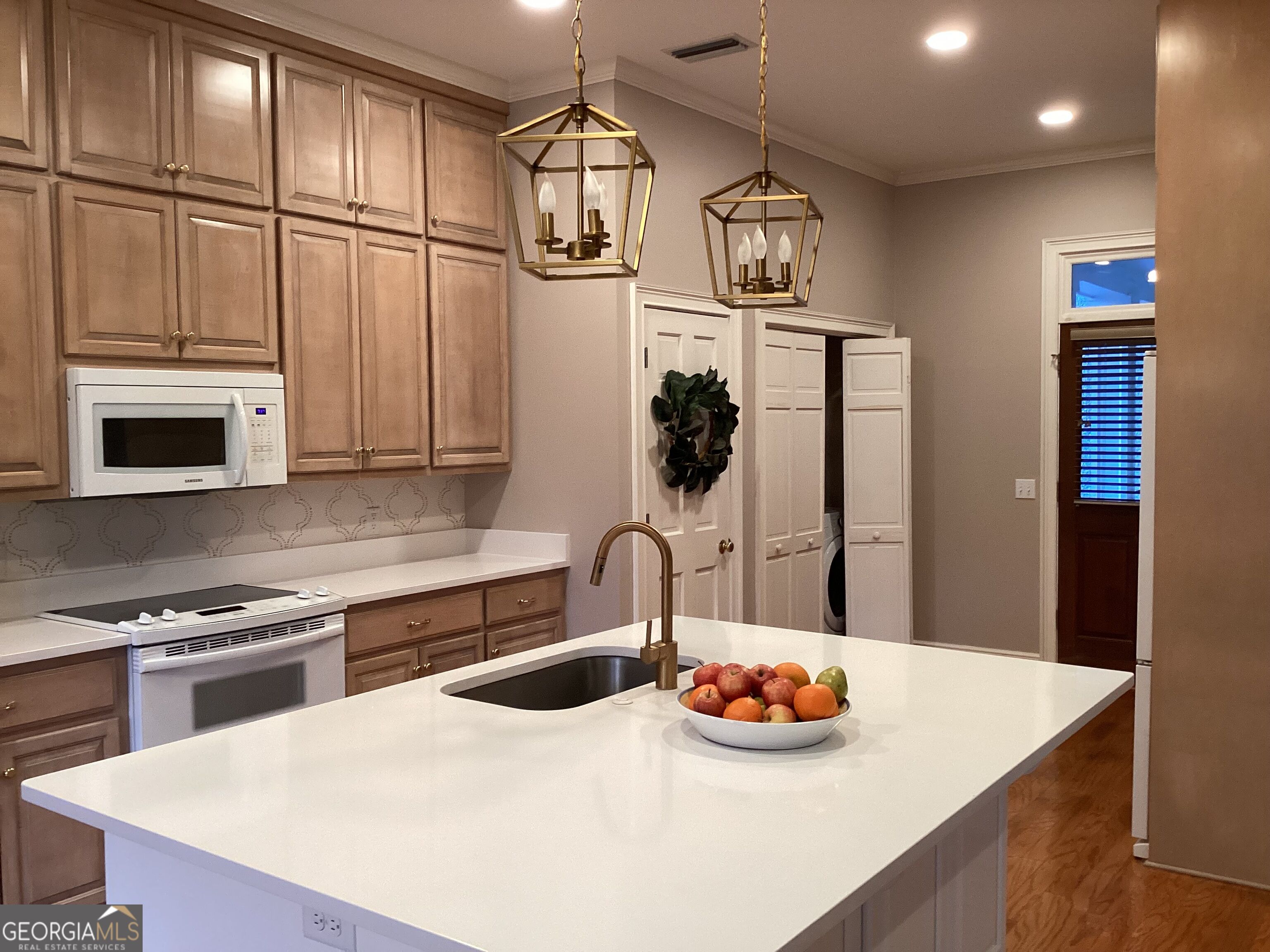 17 Boundary Lane Property Photo 14