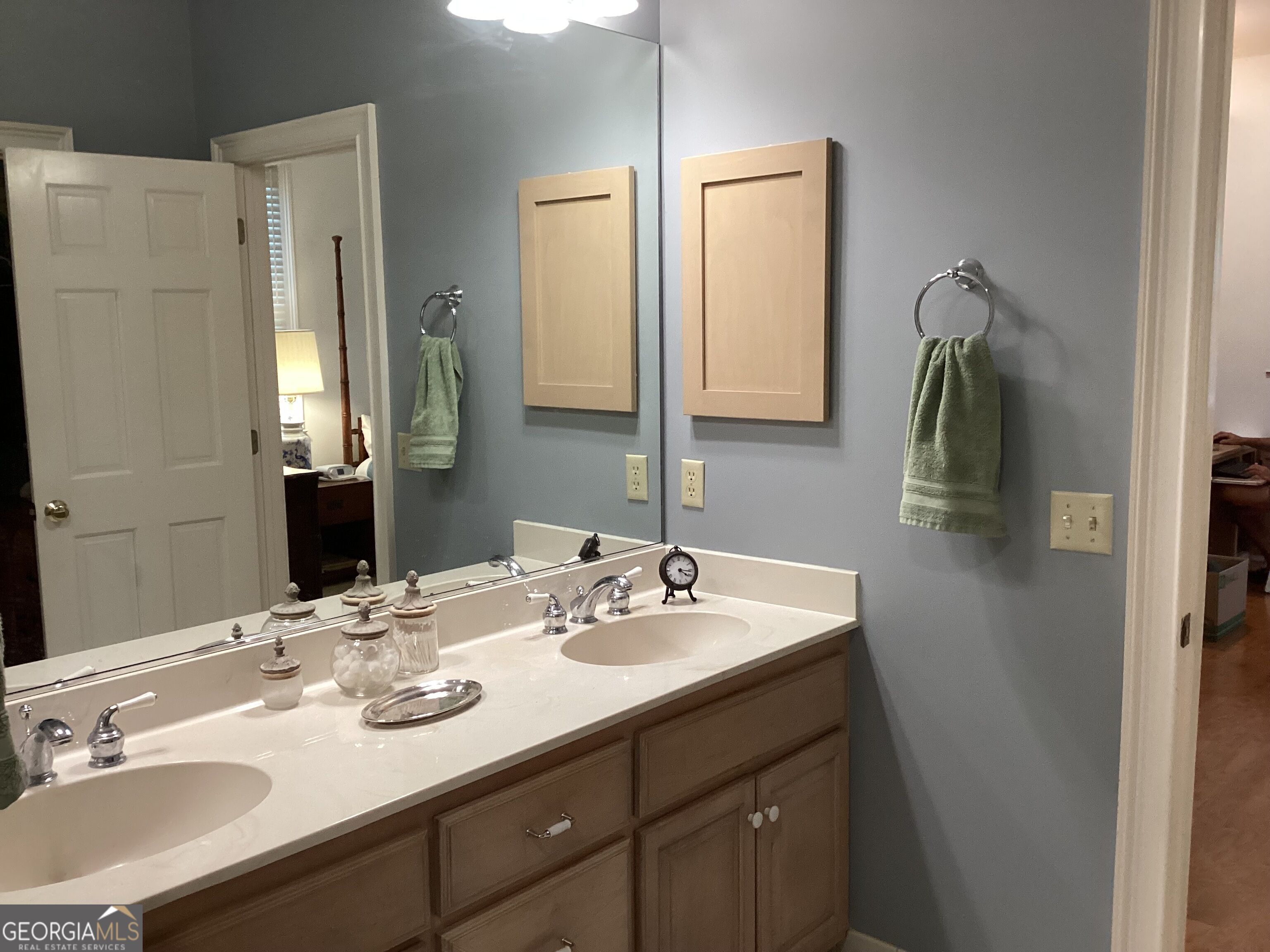 17 Boundary Lane Property Photo 21