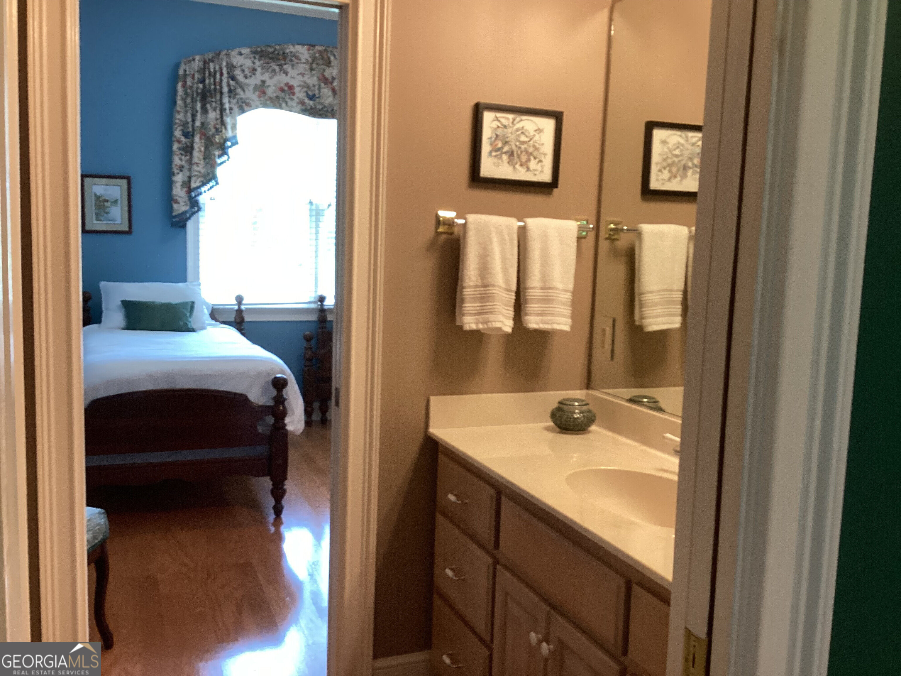17 Boundary Lane Property Photo 23