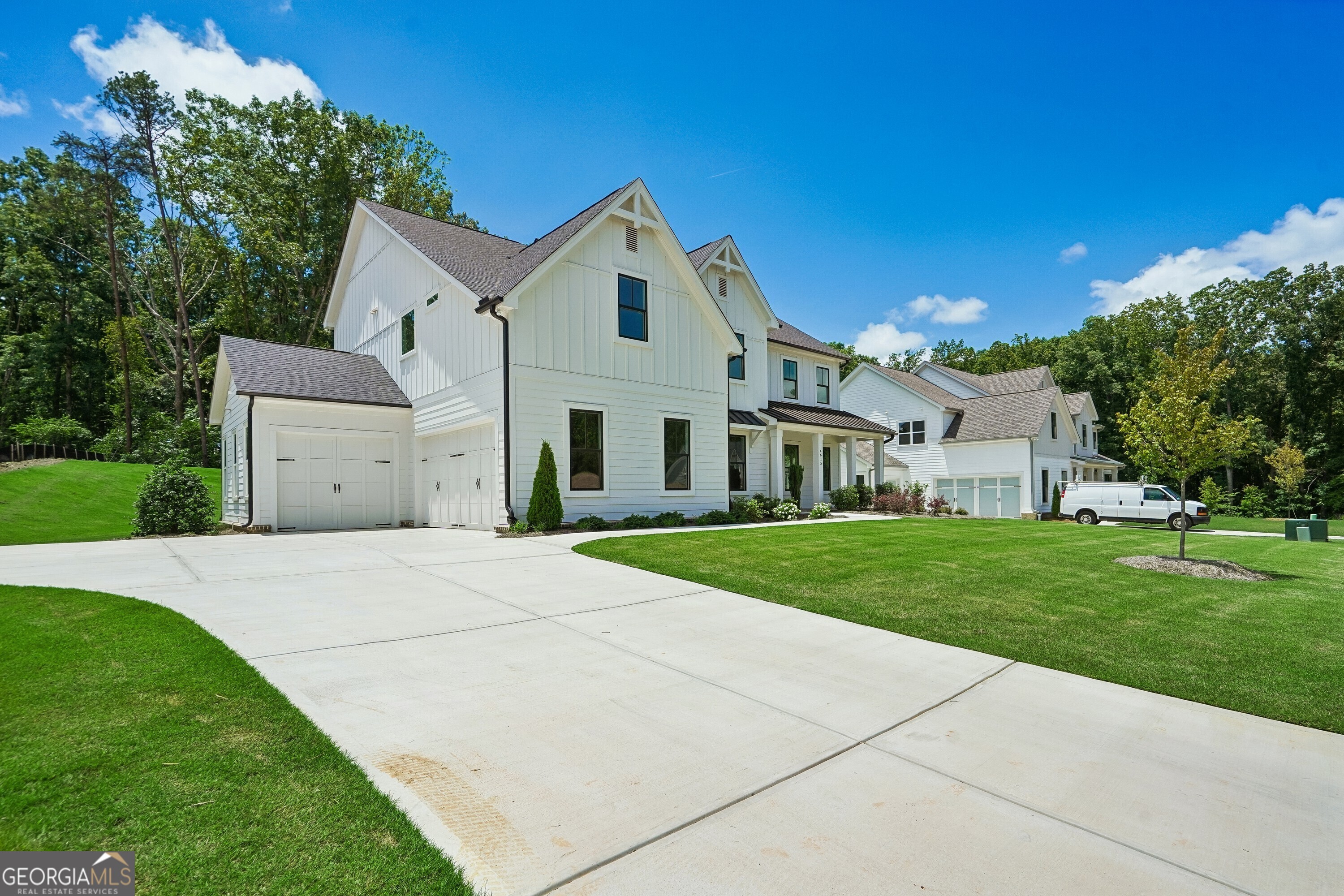 4615 Greyson Manor Drive Property Photo 3