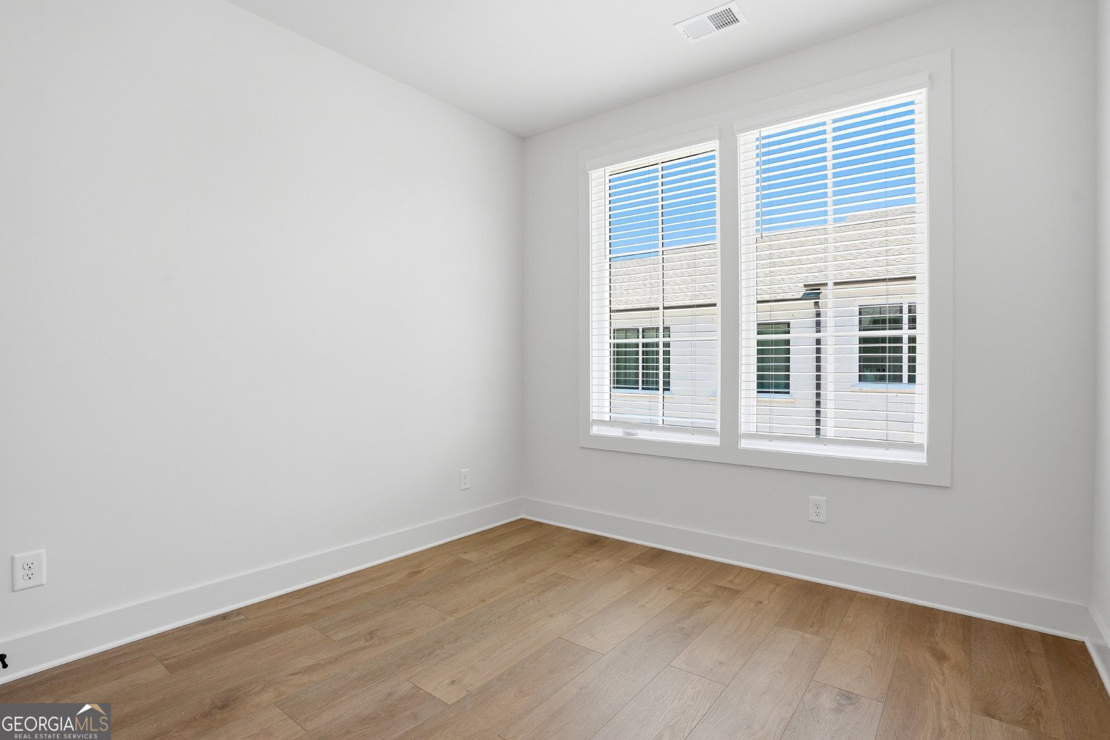 2597 Mackintosh Nw Property Photo 21