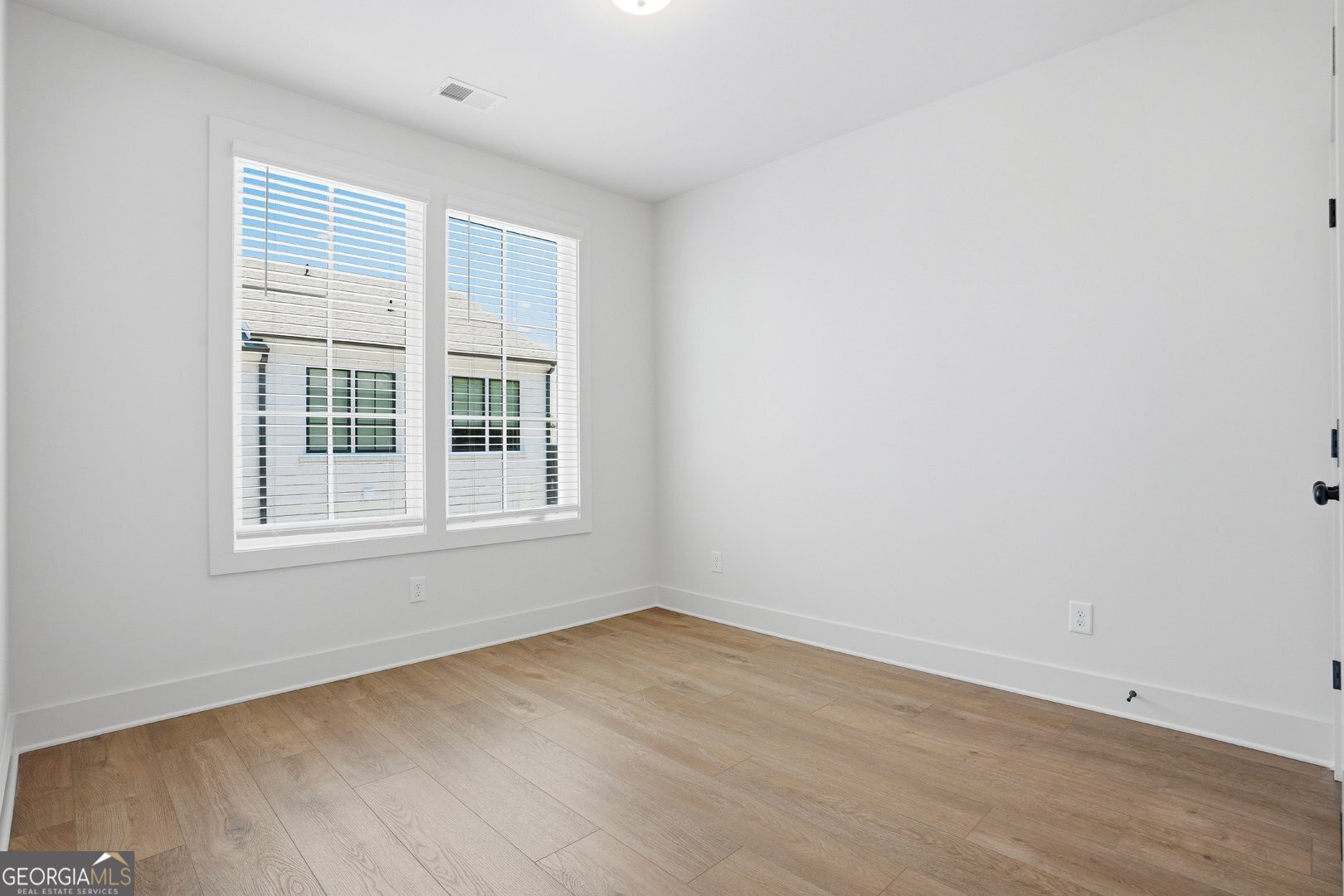 2597 Mackintosh Nw Property Photo 23