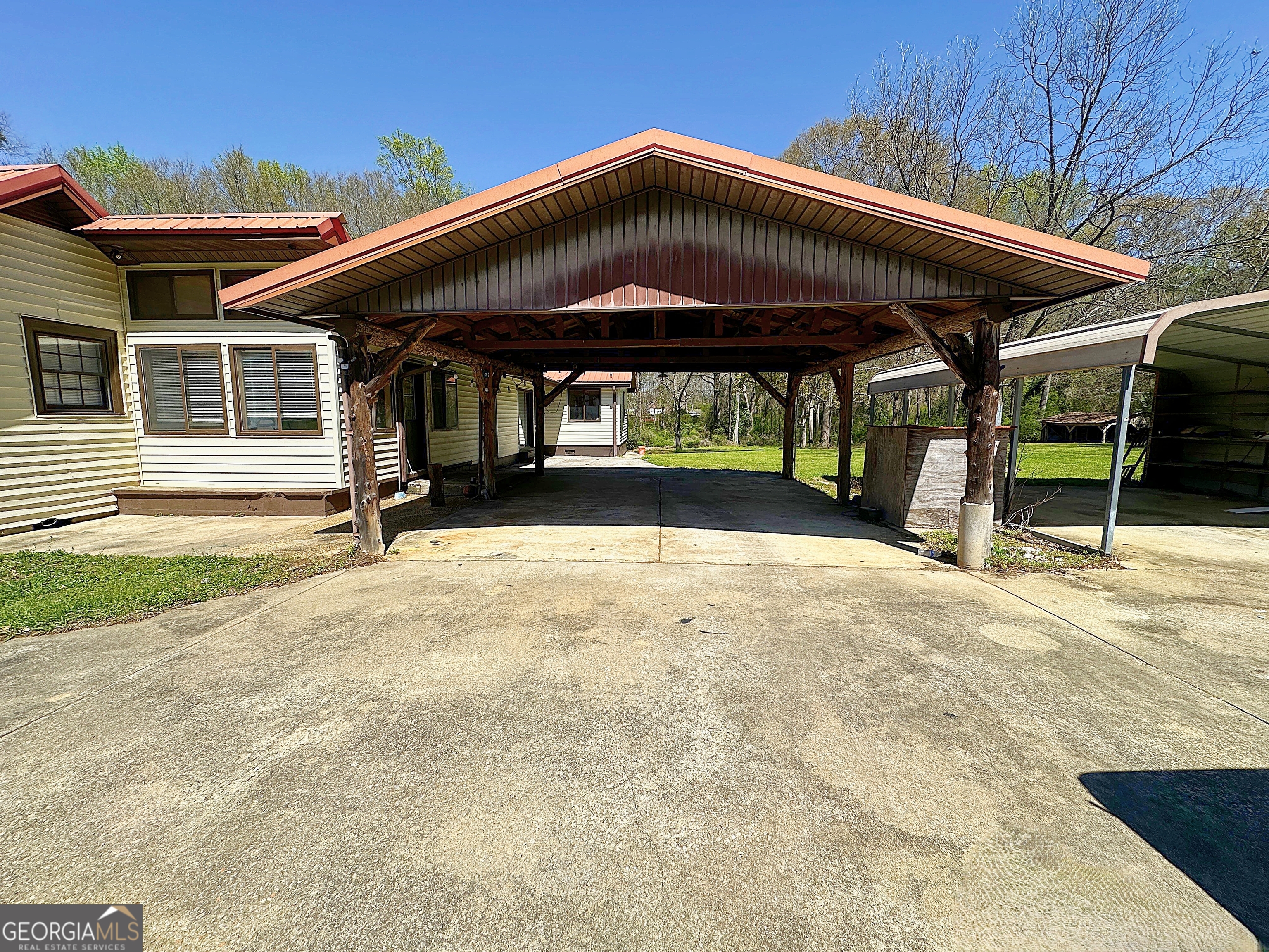 129 Mallory Drive Property Photo 3