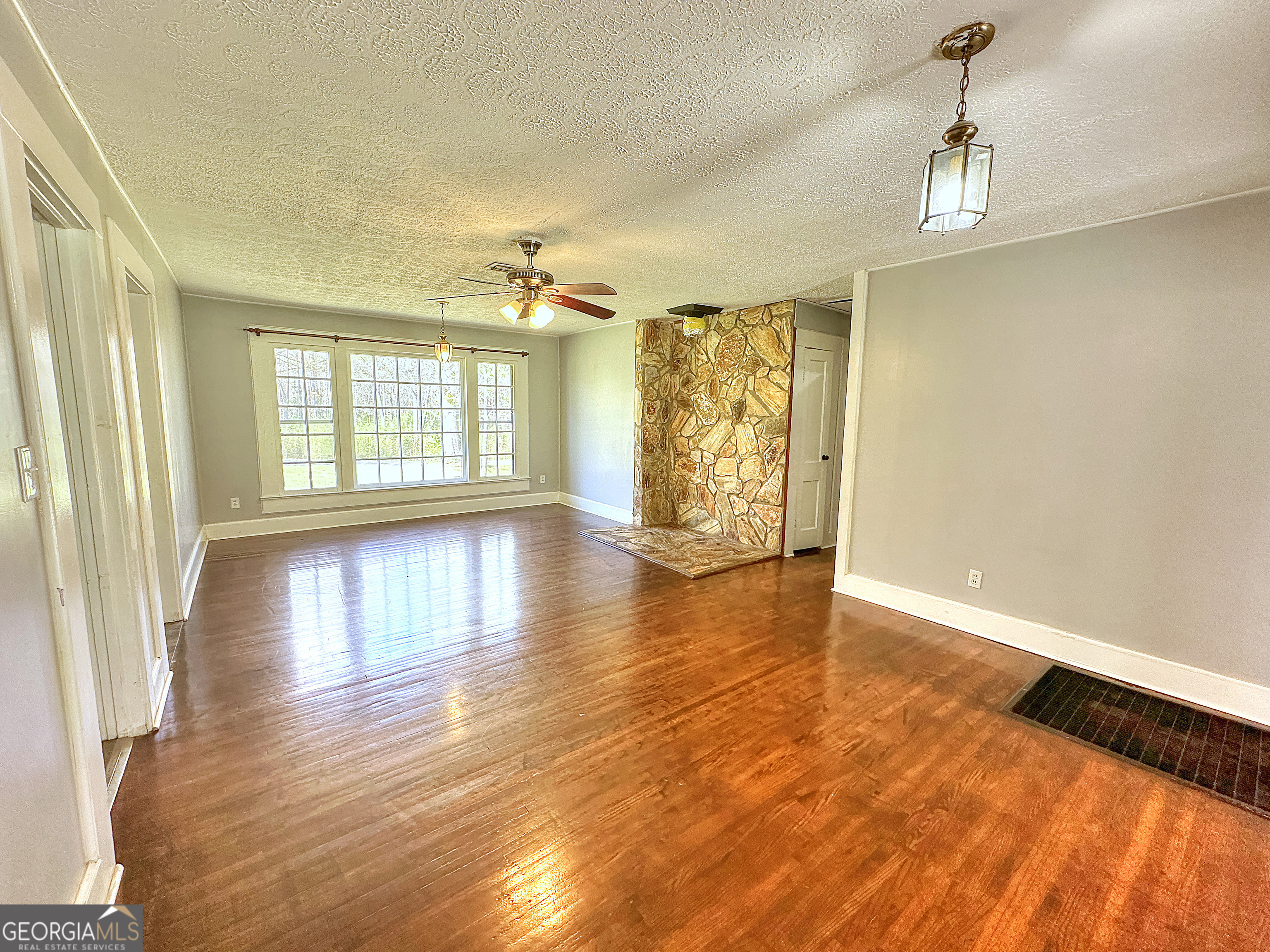 129 Mallory Drive Property Photo 8